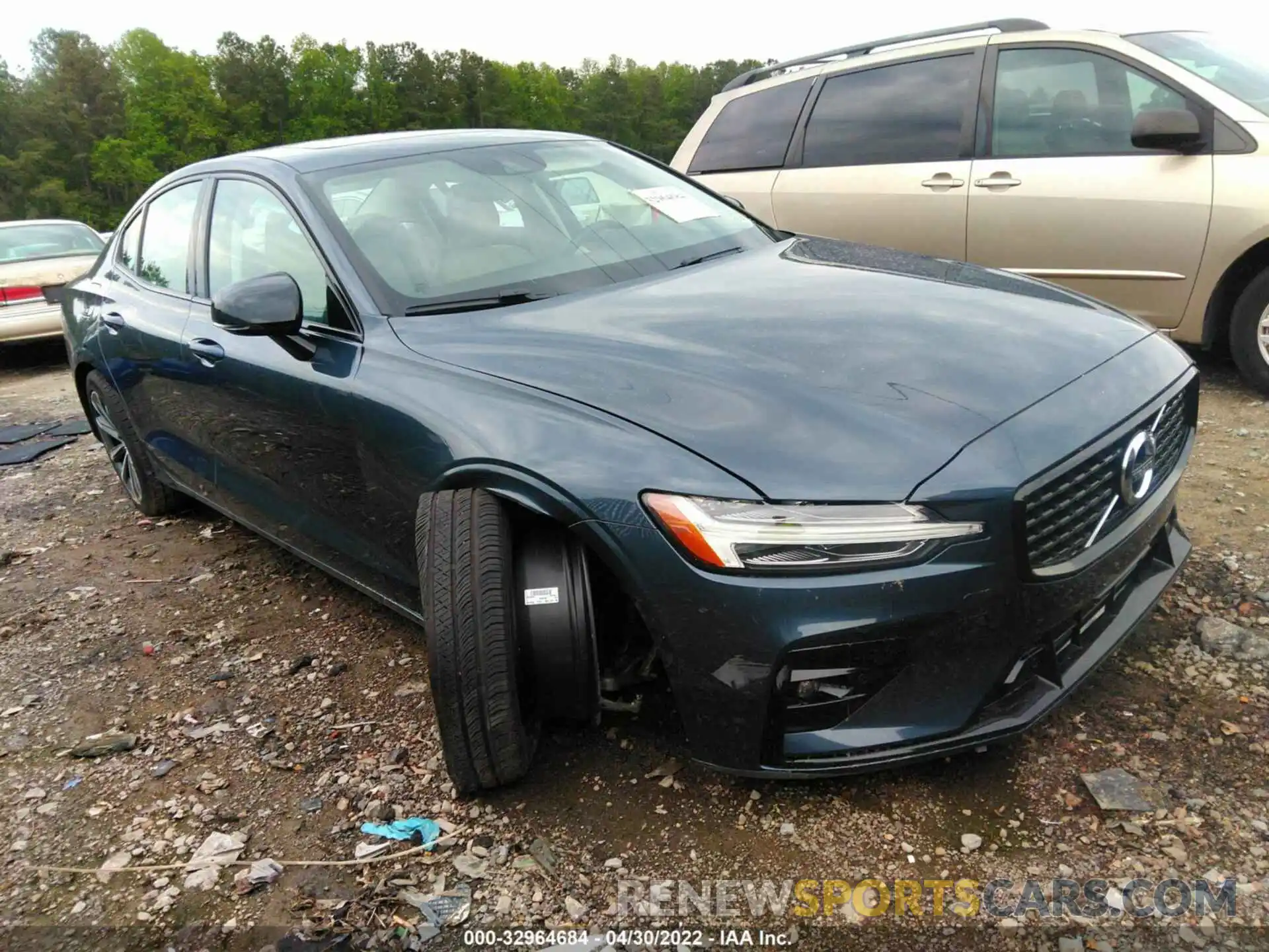 1 Photograph of a damaged car 7JR102FZ1MG118546 VOLVO S60 2021