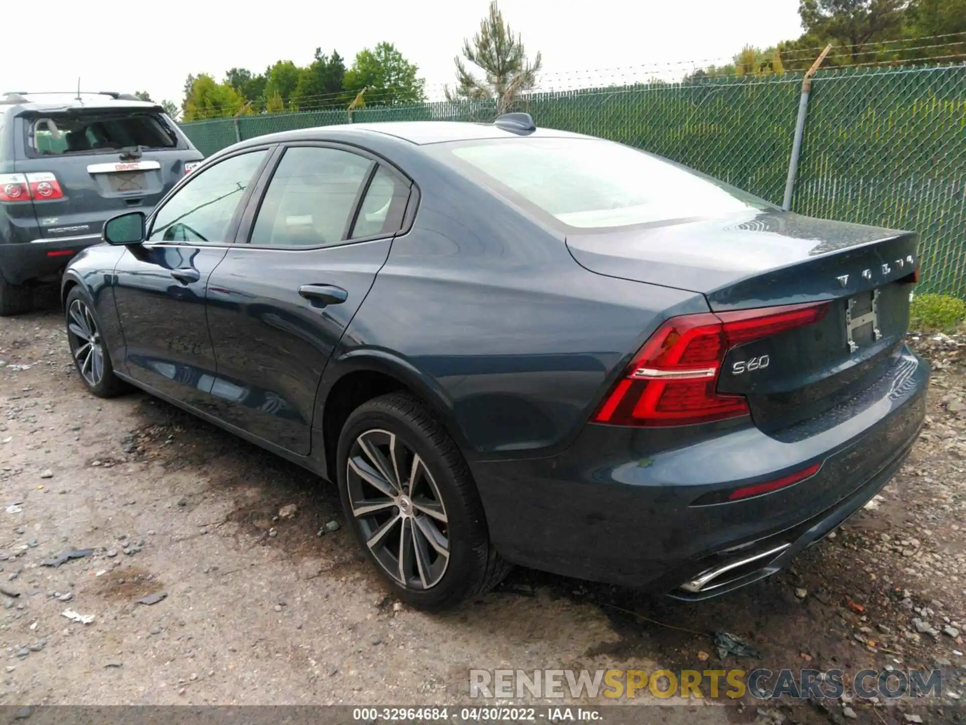 3 Photograph of a damaged car 7JR102FZ1MG118546 VOLVO S60 2021