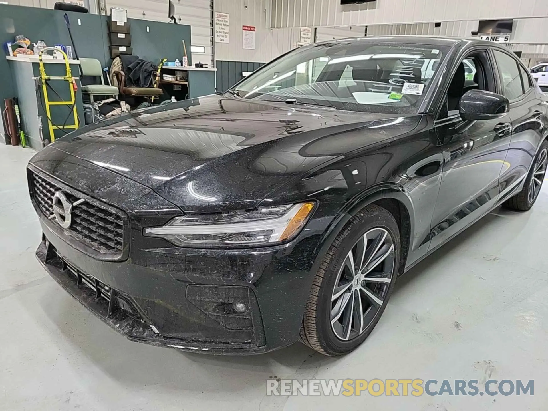 9 Photograph of a damaged car 7JR102FZ7MG123721 VOLVO S60 2021