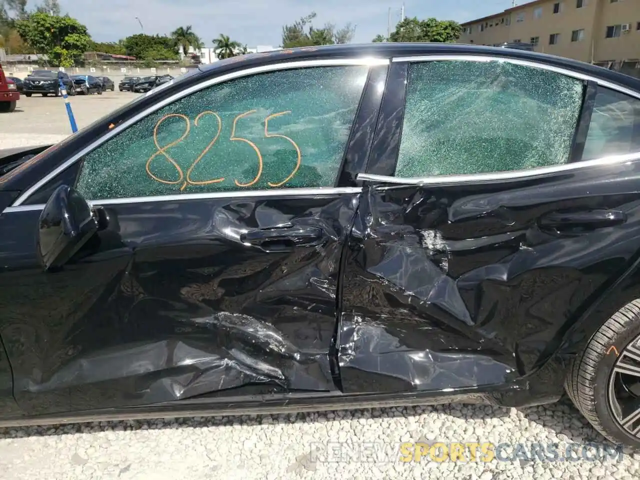 9 Photograph of a damaged car 7JR102TL2MG123254 VOLVO S60 2021