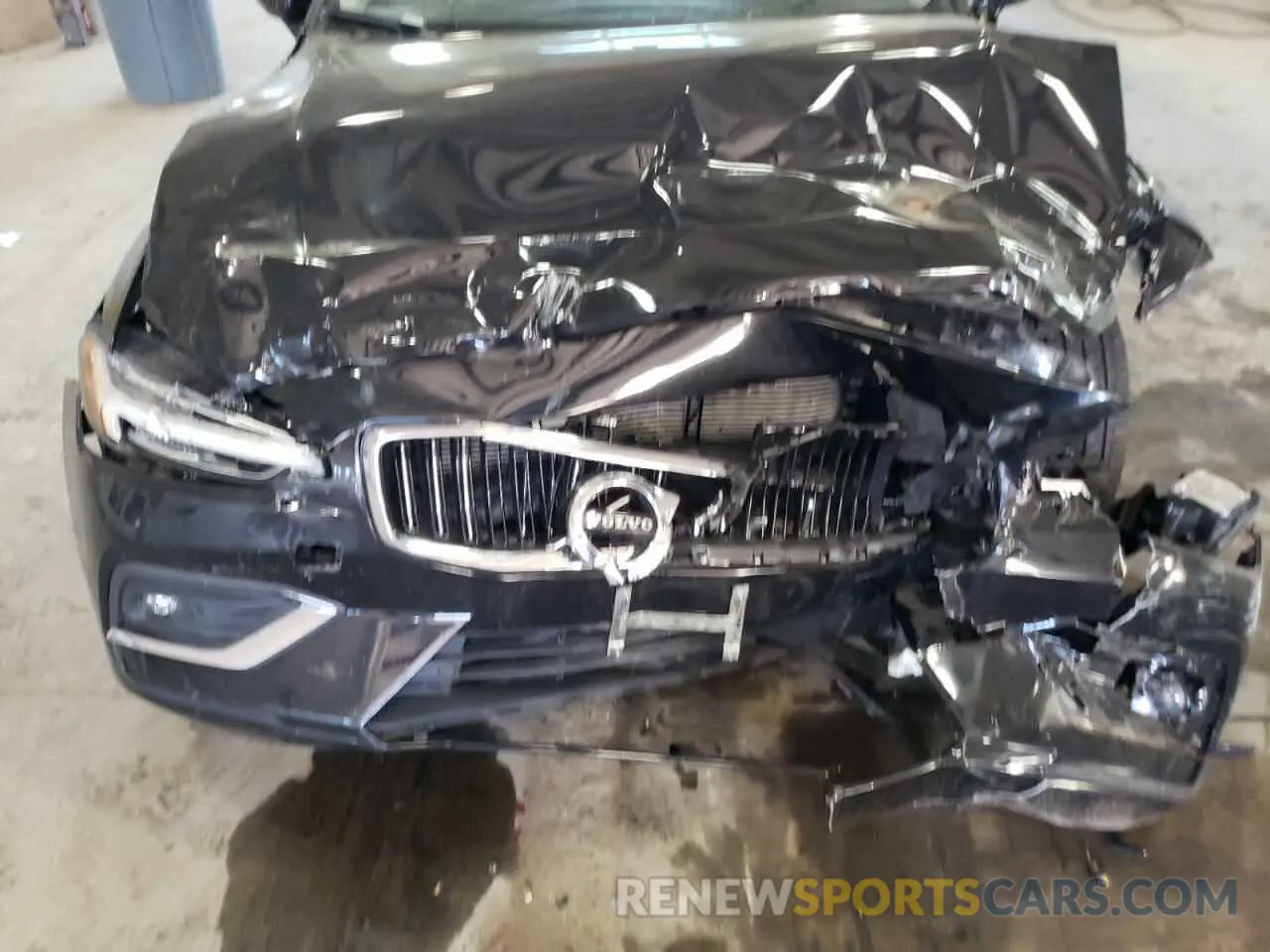 11 Photograph of a damaged car 7JR102TL7MG123234 VOLVO S60 2021