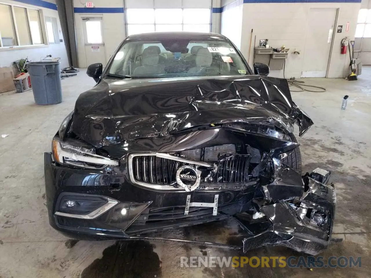 5 Photograph of a damaged car 7JR102TL7MG123234 VOLVO S60 2021