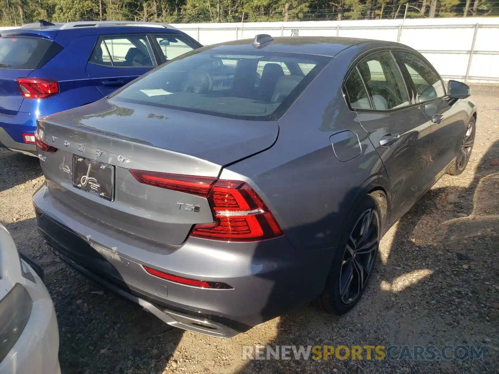 4 Photograph of a damaged car 7JR102TM0MG109331 VOLVO S60 2021