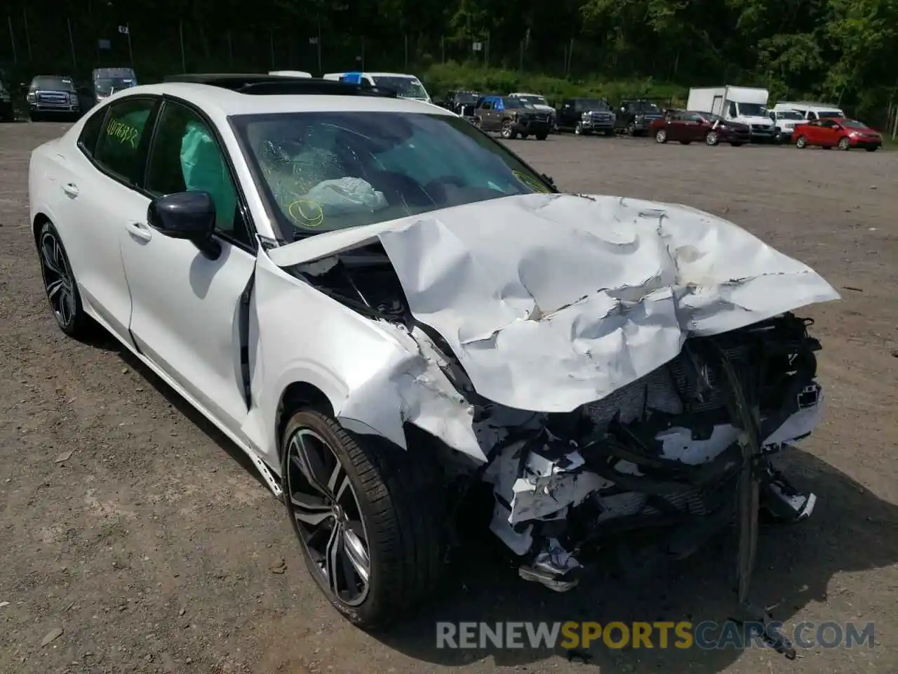 1 Photograph of a damaged car 7JR102TM3MG109386 VOLVO S60 2021