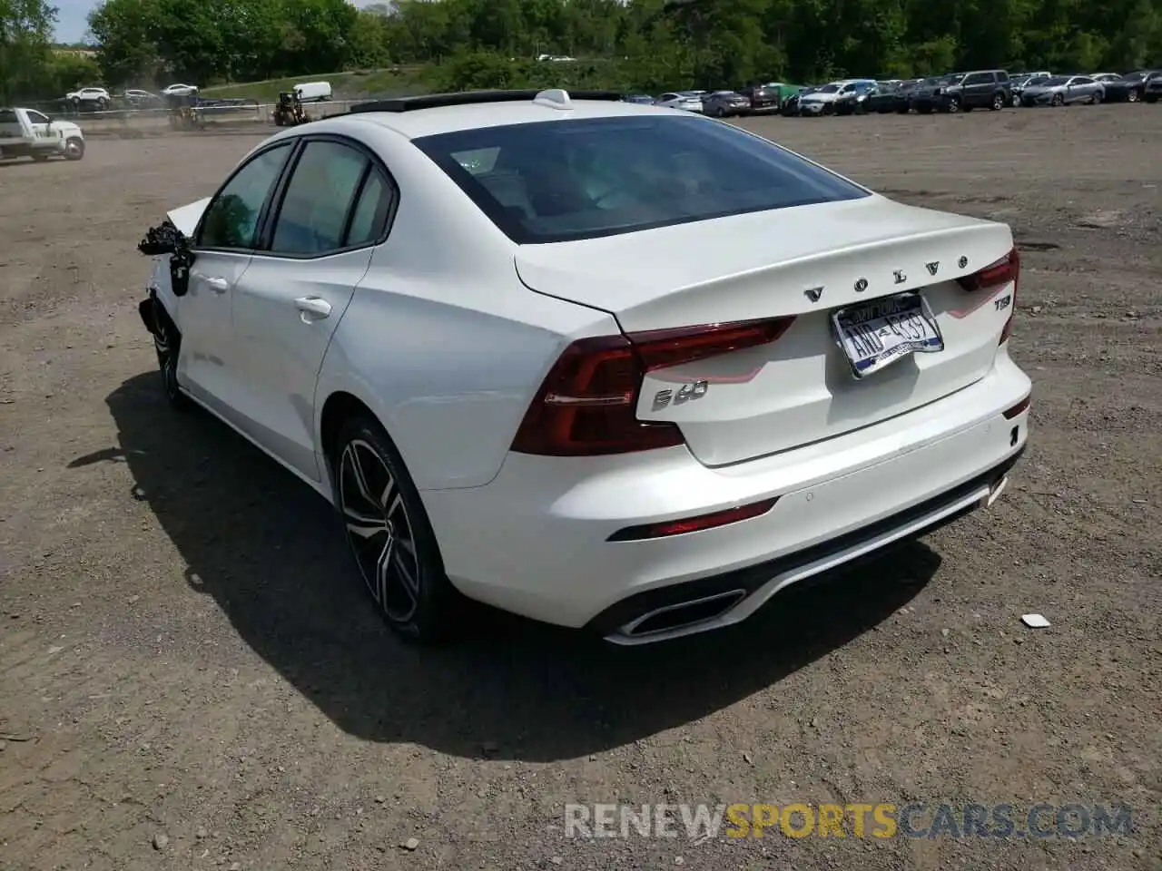 3 Photograph of a damaged car 7JR102TM3MG109386 VOLVO S60 2021