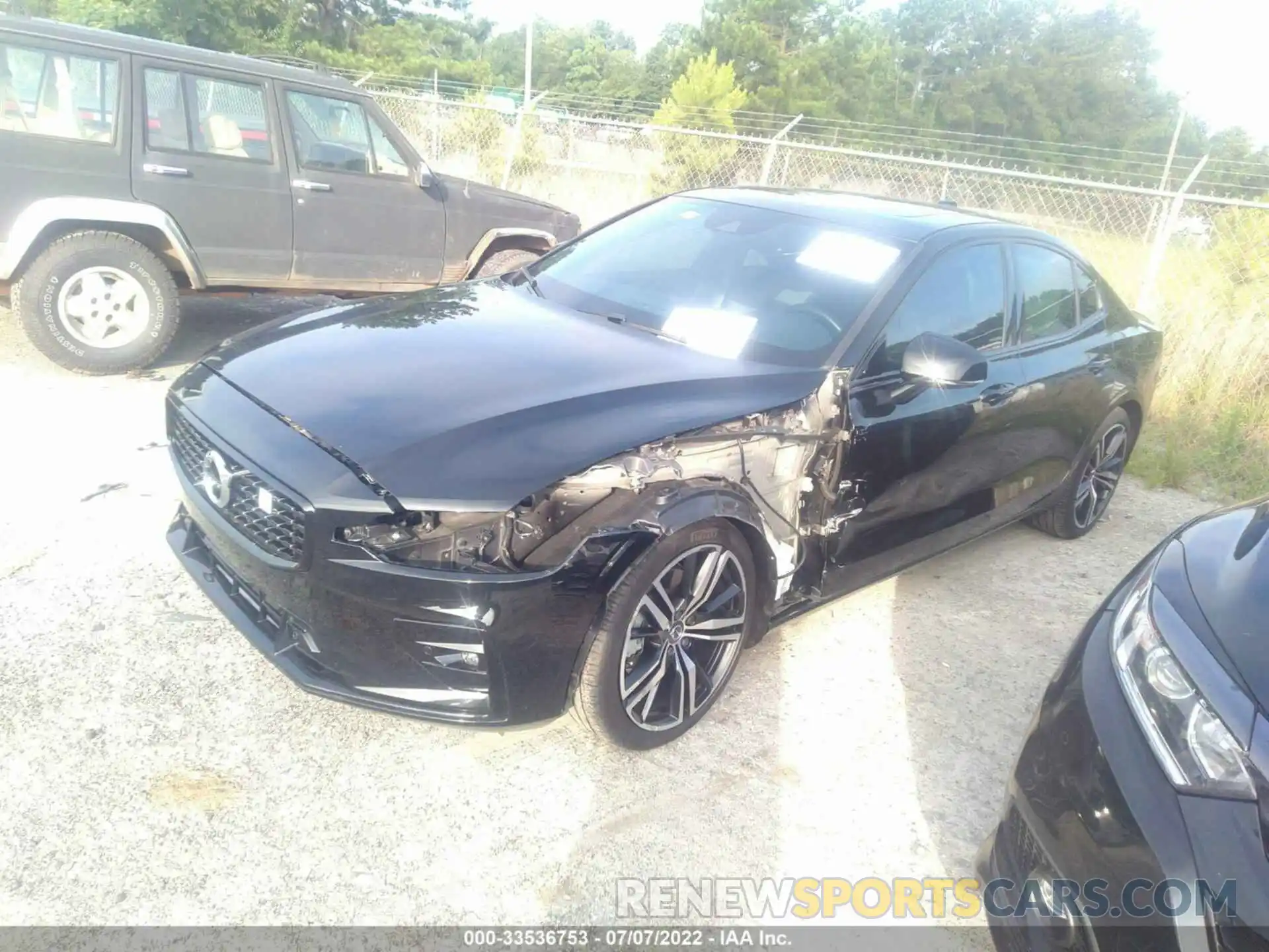 2 Photograph of a damaged car 7JR102TM4MG109106 VOLVO S60 2021