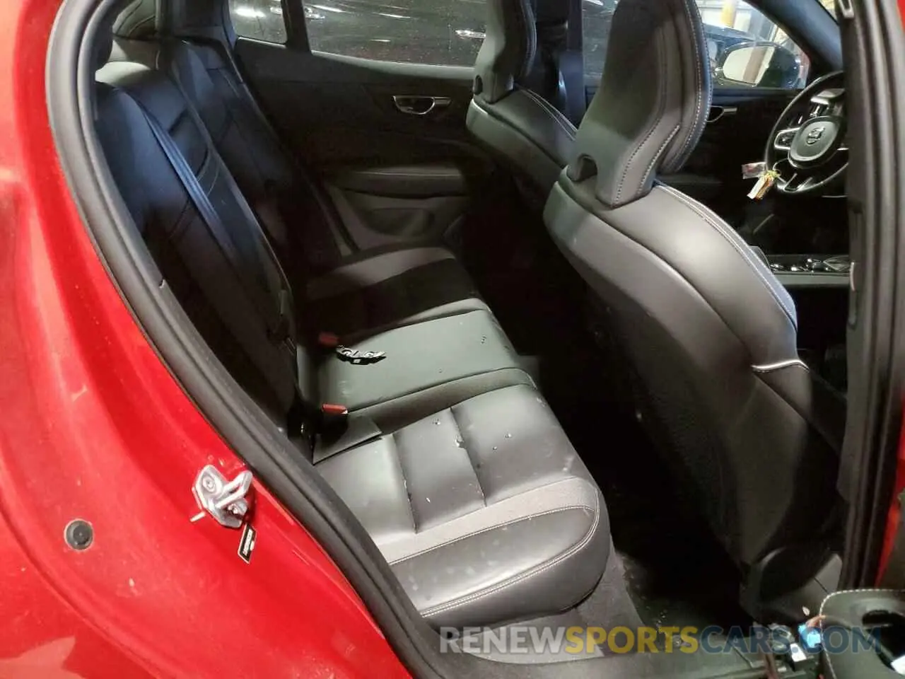 10 Photograph of a damaged car 7JR102TM5MG123919 VOLVO S60 2021