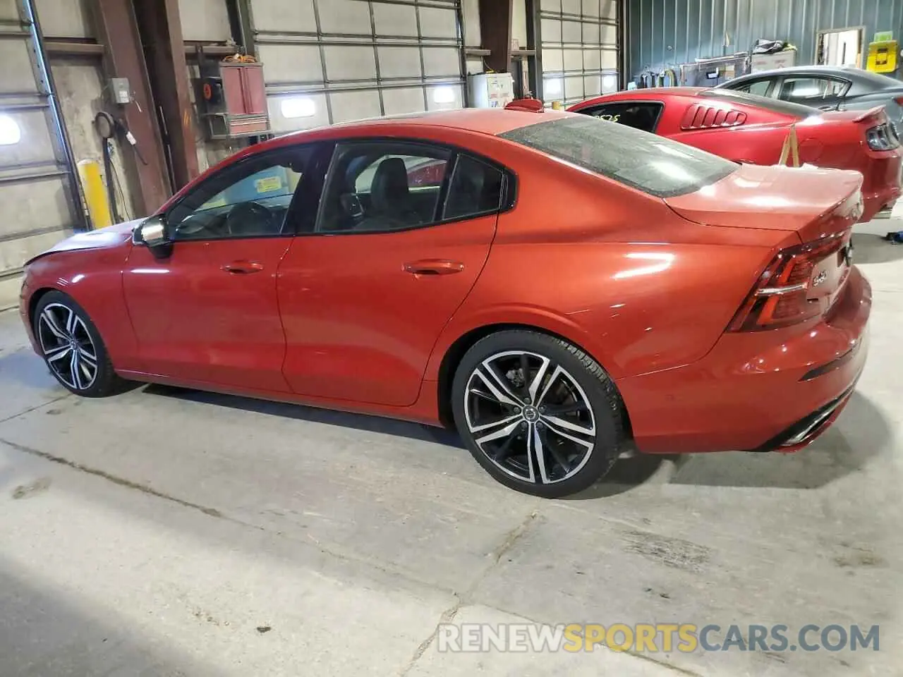 2 Photograph of a damaged car 7JR102TM5MG123919 VOLVO S60 2021