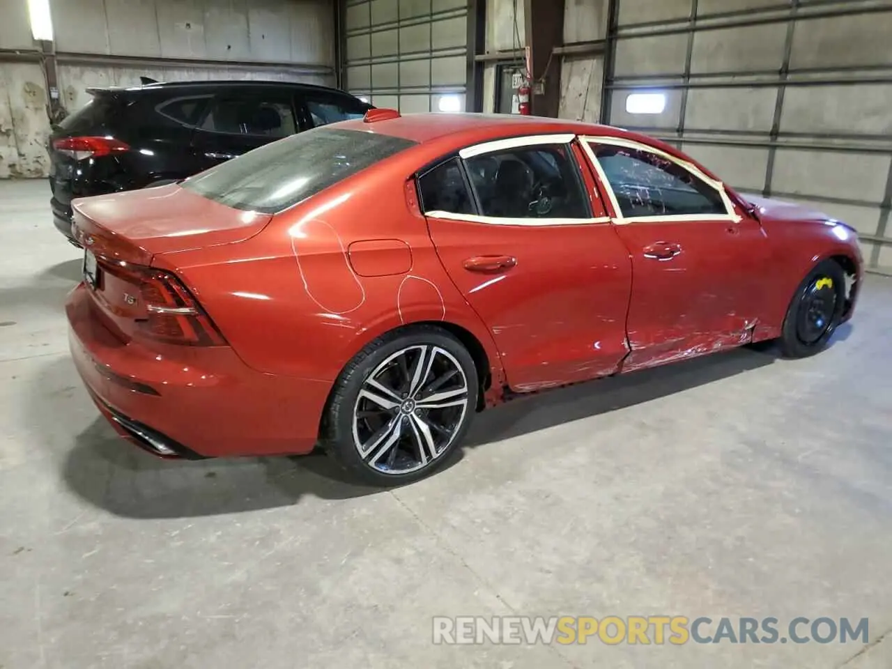 3 Photograph of a damaged car 7JR102TM5MG123919 VOLVO S60 2021