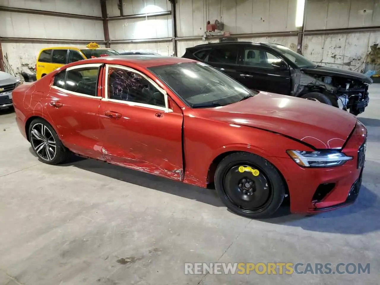 4 Photograph of a damaged car 7JR102TM5MG123919 VOLVO S60 2021