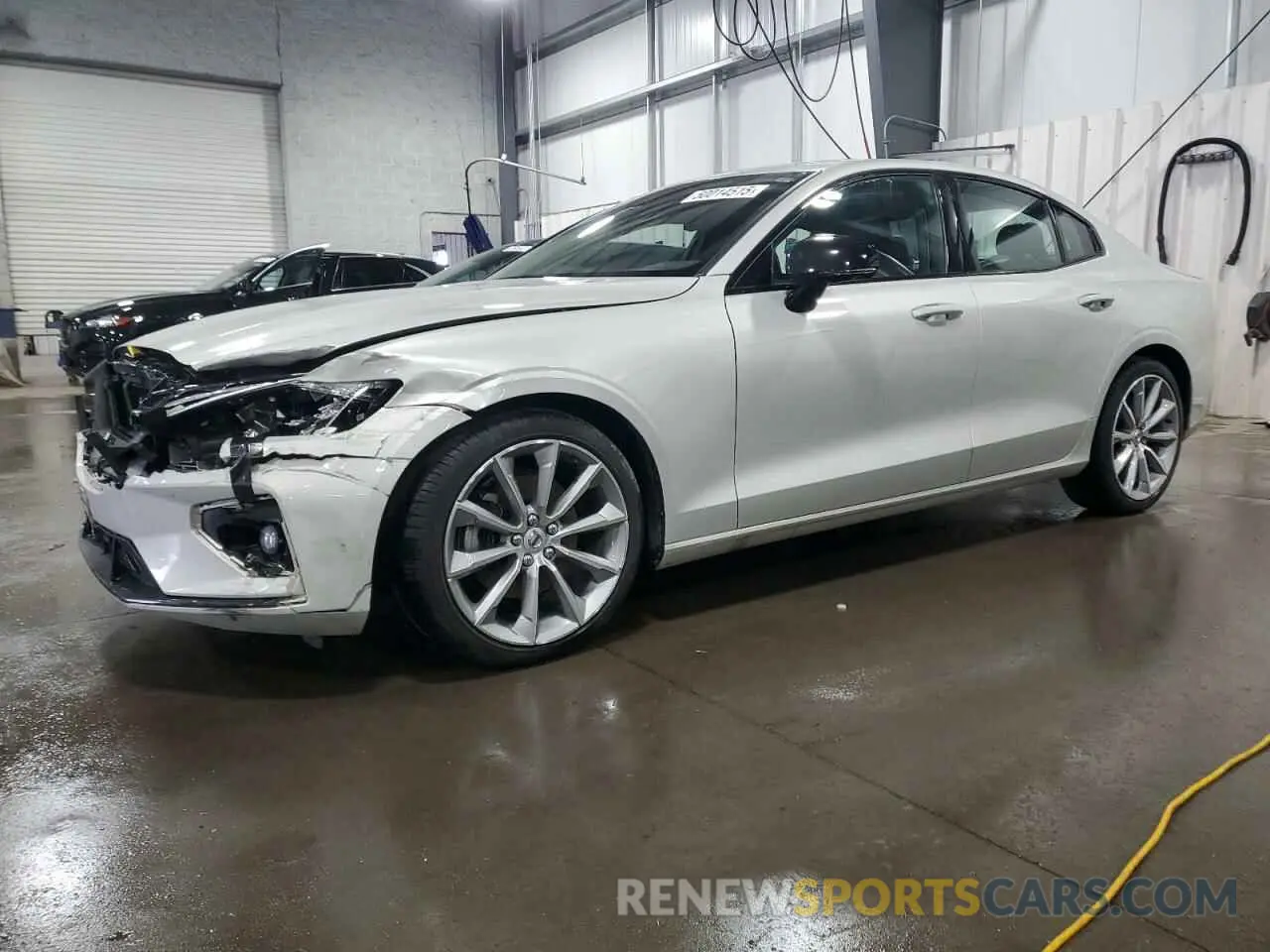 1 Photograph of a damaged car 7JR102TZ0MG119577 VOLVO S60 2021