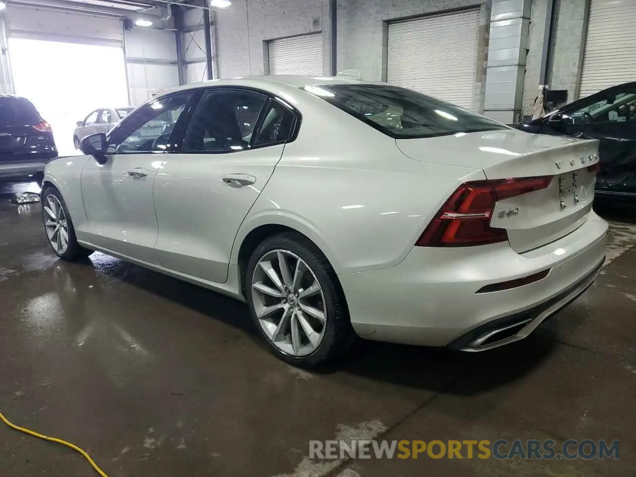 2 Photograph of a damaged car 7JR102TZ0MG119577 VOLVO S60 2021