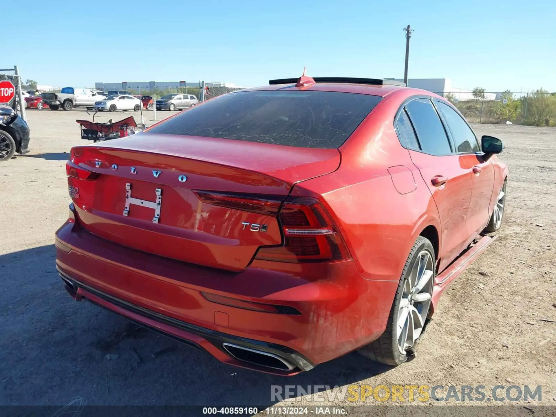 4 Photograph of a damaged car 7JR102TZ1MG103629 VOLVO S60 2021