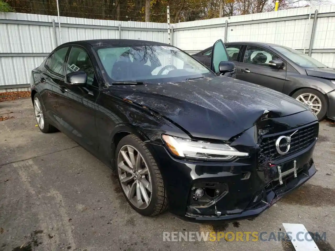 1 Photograph of a damaged car 7JR102TZ1MG118244 VOLVO S60 2021