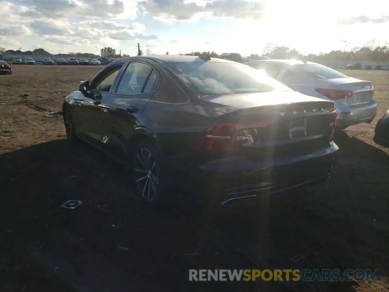 3 Photograph of a damaged car 7JR102TZ4MG108789 VOLVO S60 2021