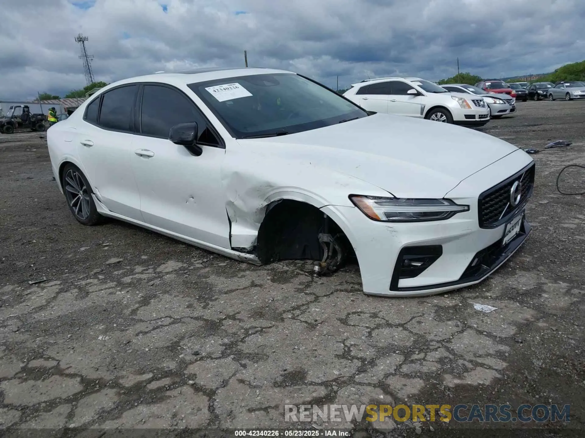 1 Photograph of a damaged car 7JR102TZ4MG117993 VOLVO S60 2021