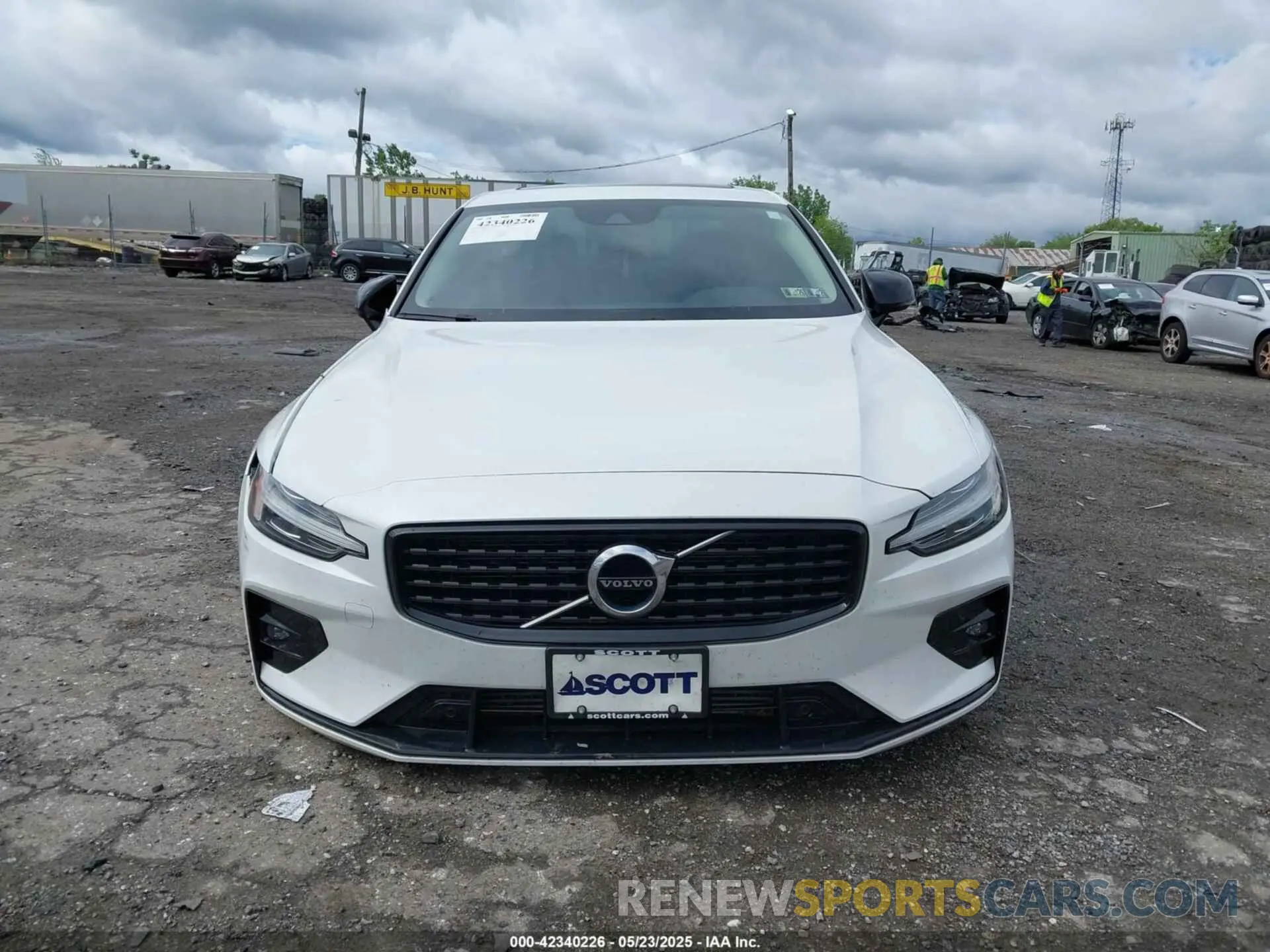 13 Photograph of a damaged car 7JR102TZ4MG117993 VOLVO S60 2021