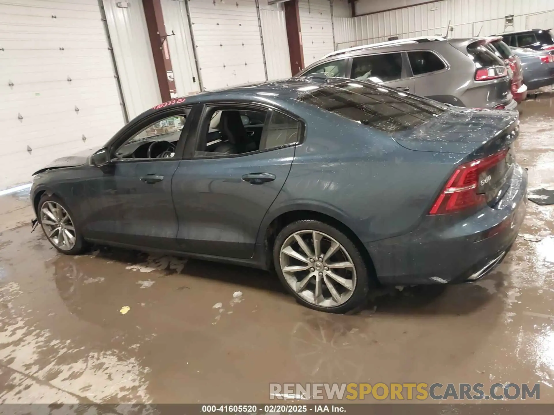 14 Photograph of a damaged car 7JR102TZ8MG118869 VOLVO S60 2021