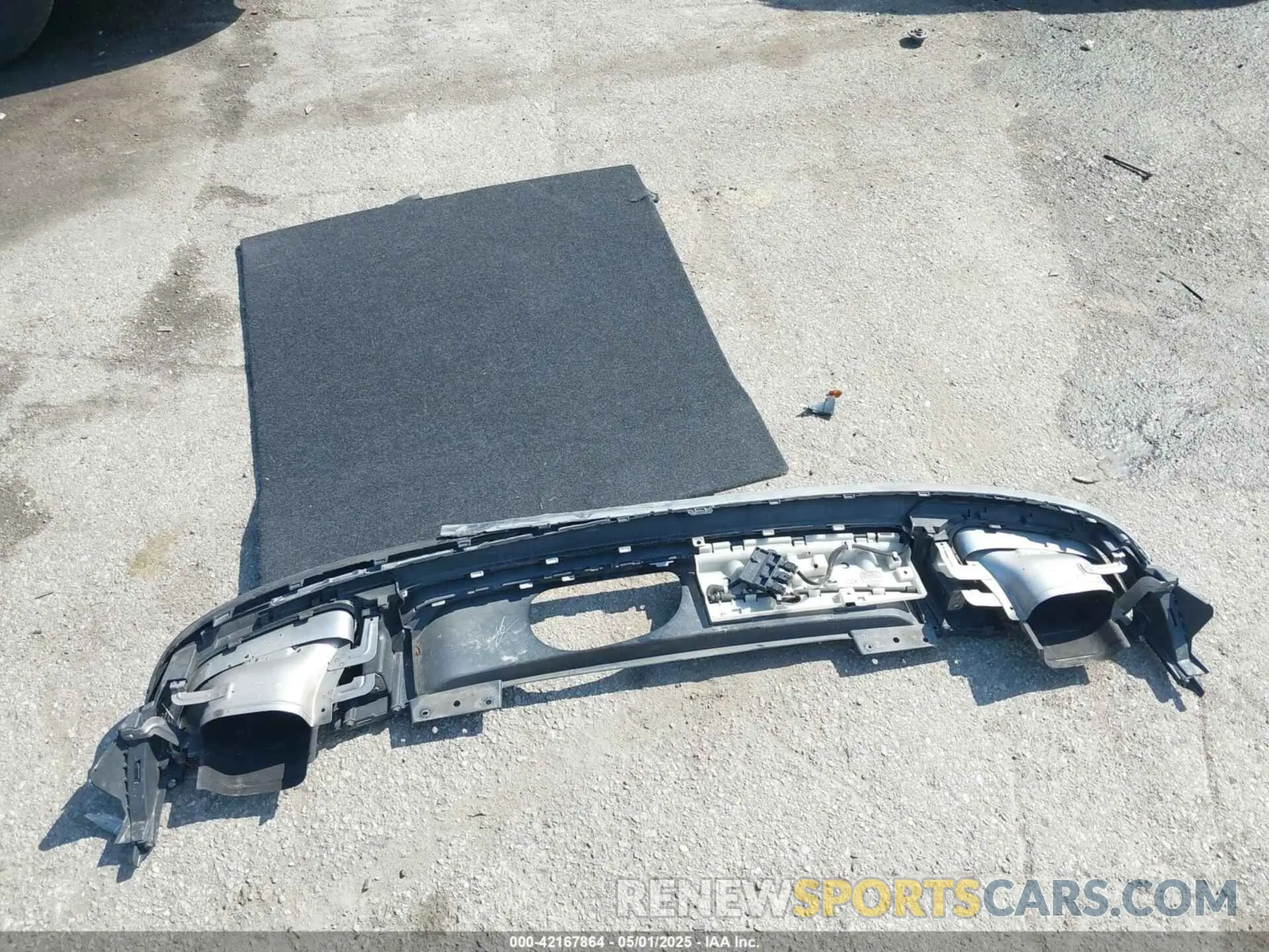 12 Photograph of a damaged car 7JR102TZ9MG109307 VOLVO S60 2021