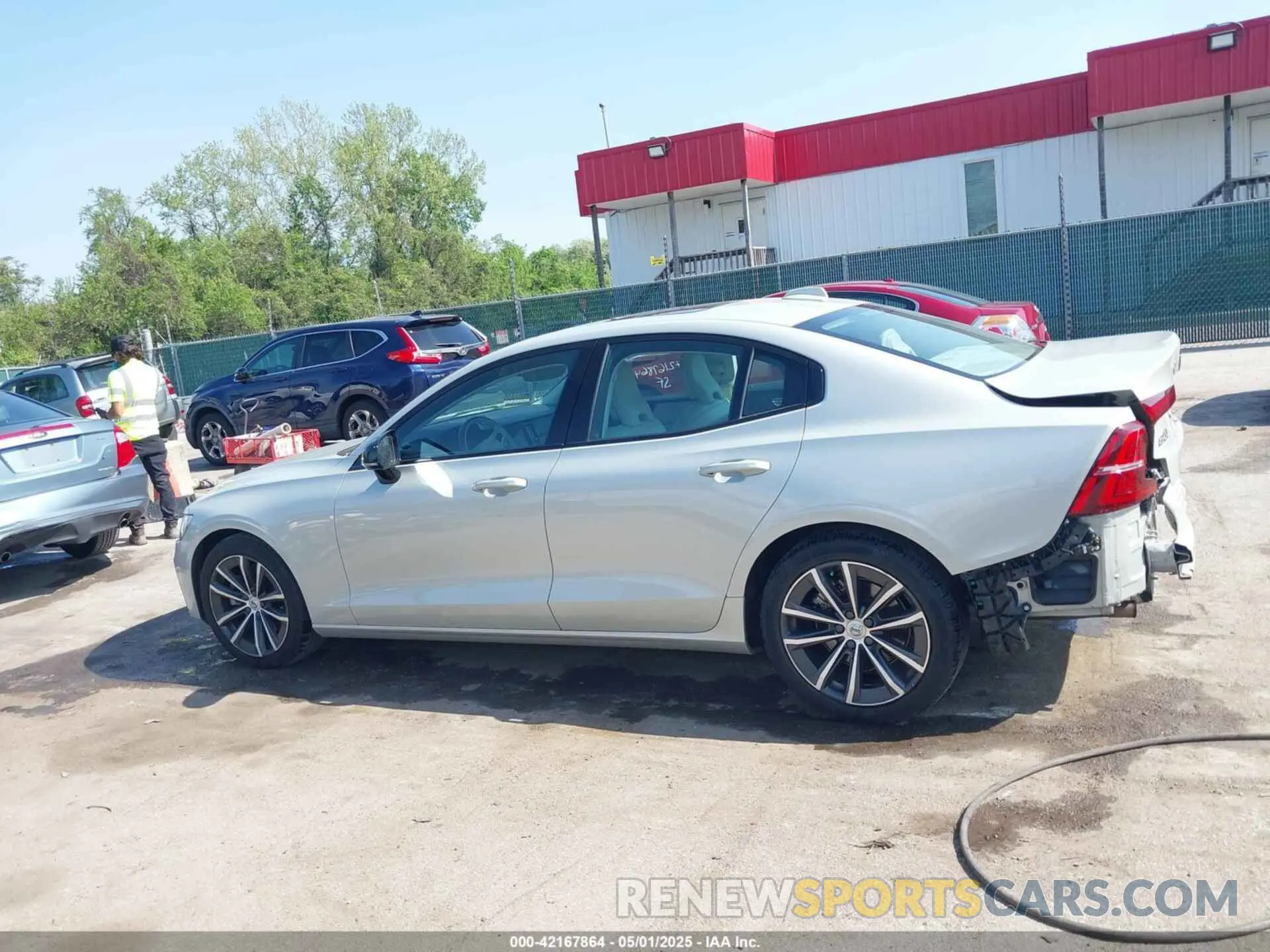 15 Photograph of a damaged car 7JR102TZ9MG109307 VOLVO S60 2021