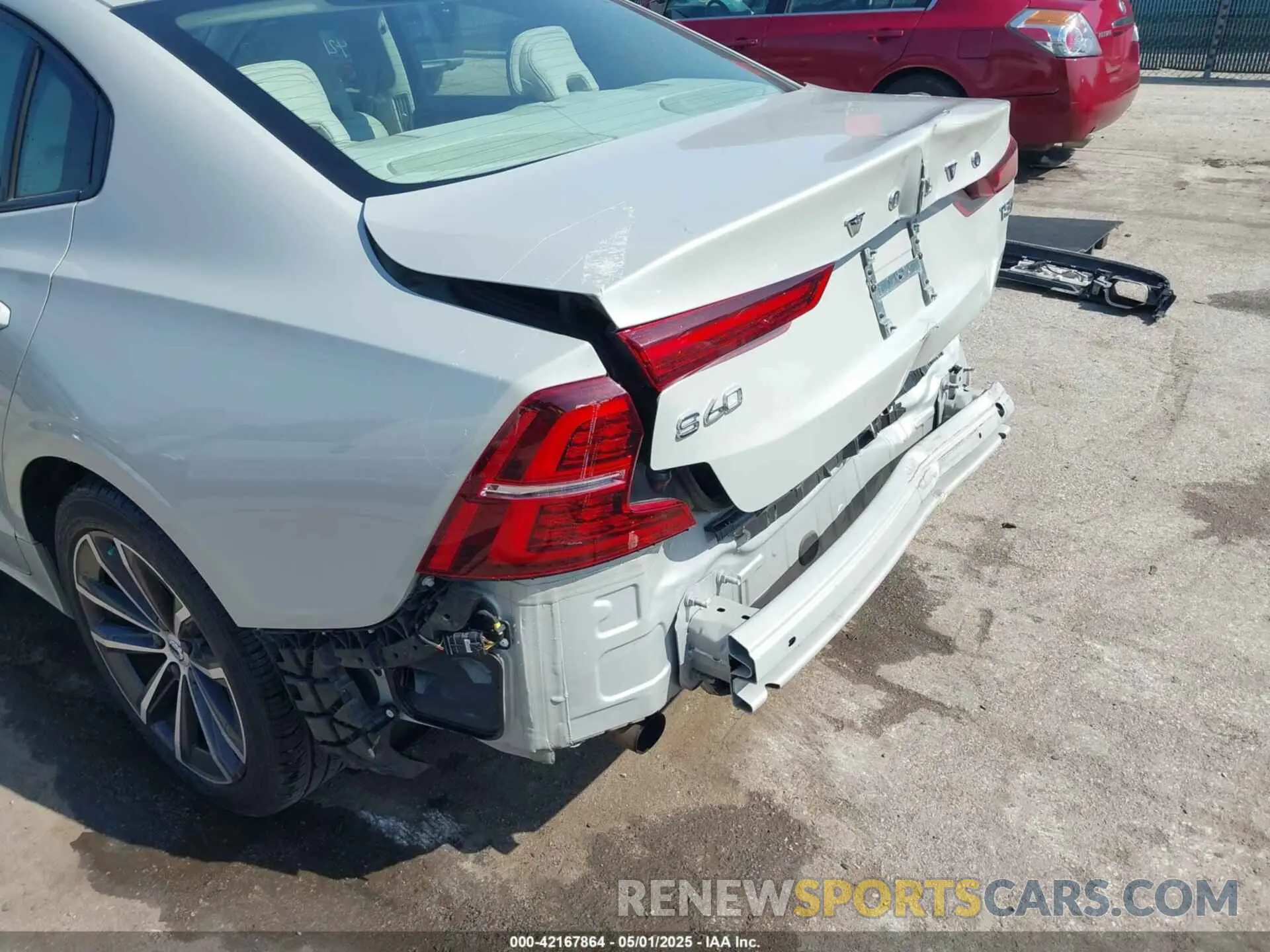 6 Photograph of a damaged car 7JR102TZ9MG109307 VOLVO S60 2021