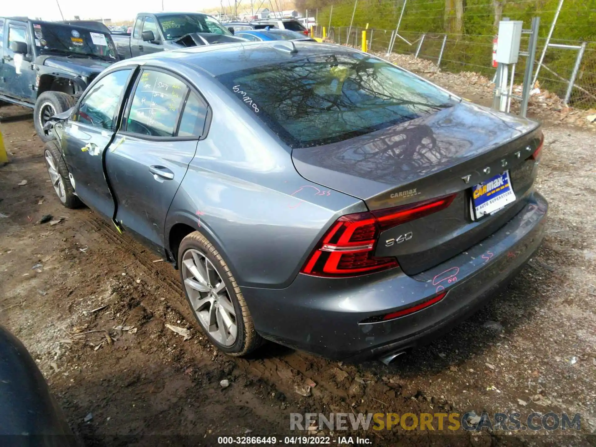 3 Photograph of a damaged car 7JRA22TK1MG090975 VOLVO S60 2021