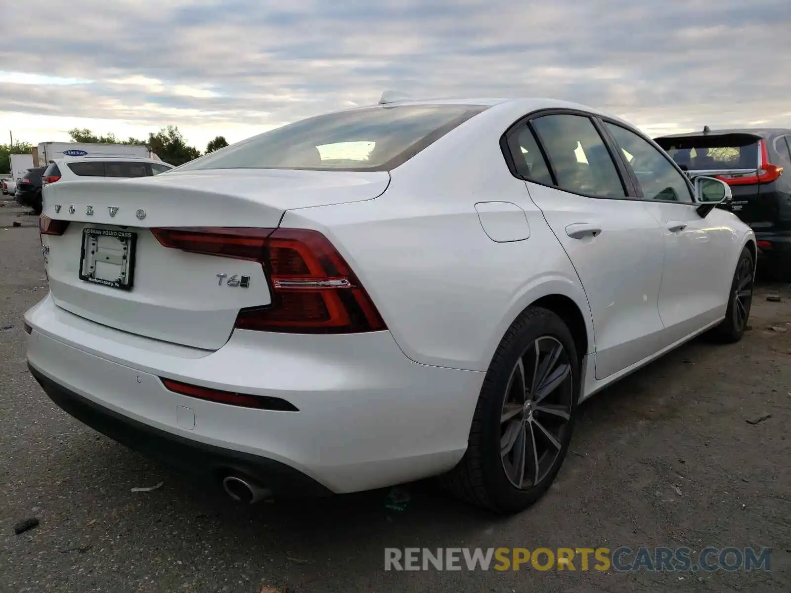 4 Photograph of a damaged car 7JRA22TK2MG095375 VOLVO S60 2021