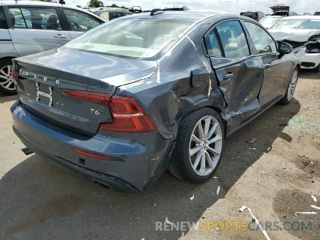 4 Photograph of a damaged car 7JRA22TK5MG081518 VOLVO S60 2021