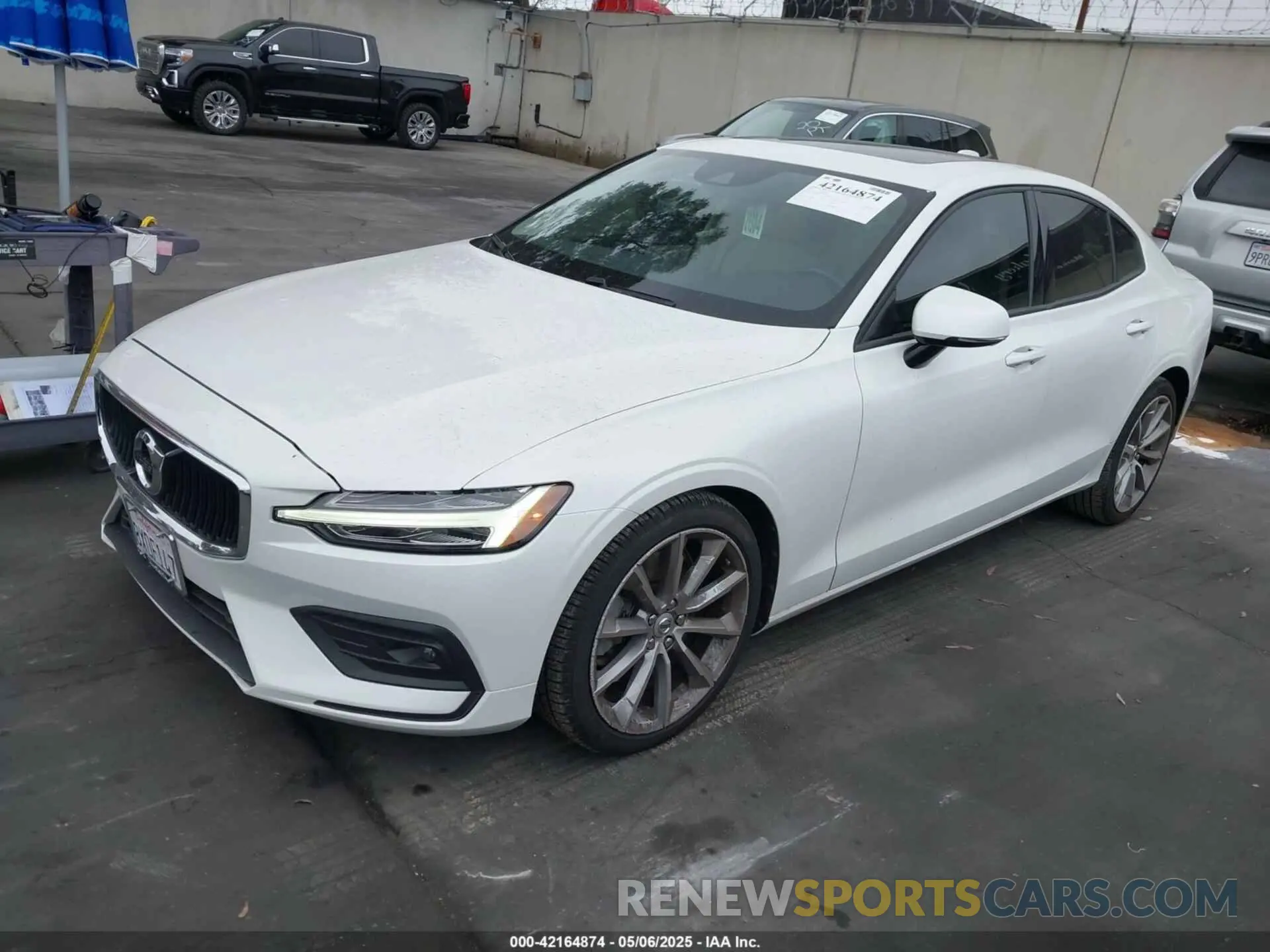 2 Photograph of a damaged car 7JRA22TK5MG094639 VOLVO S60 2021
