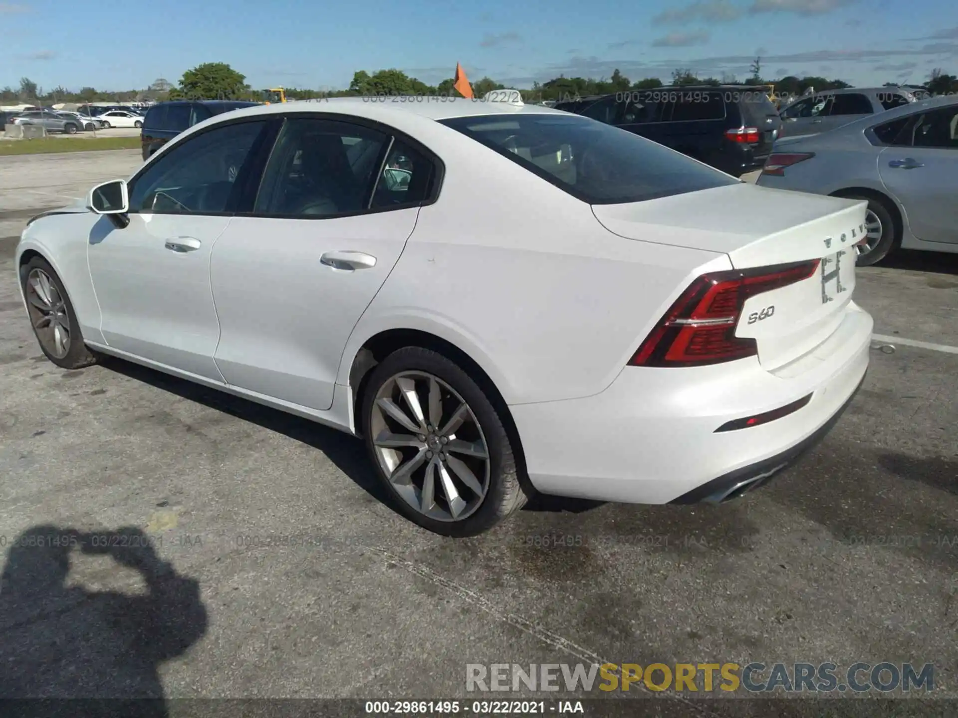 3 Photograph of a damaged car 7JRA22TK6MG081351 VOLVO S60 2021