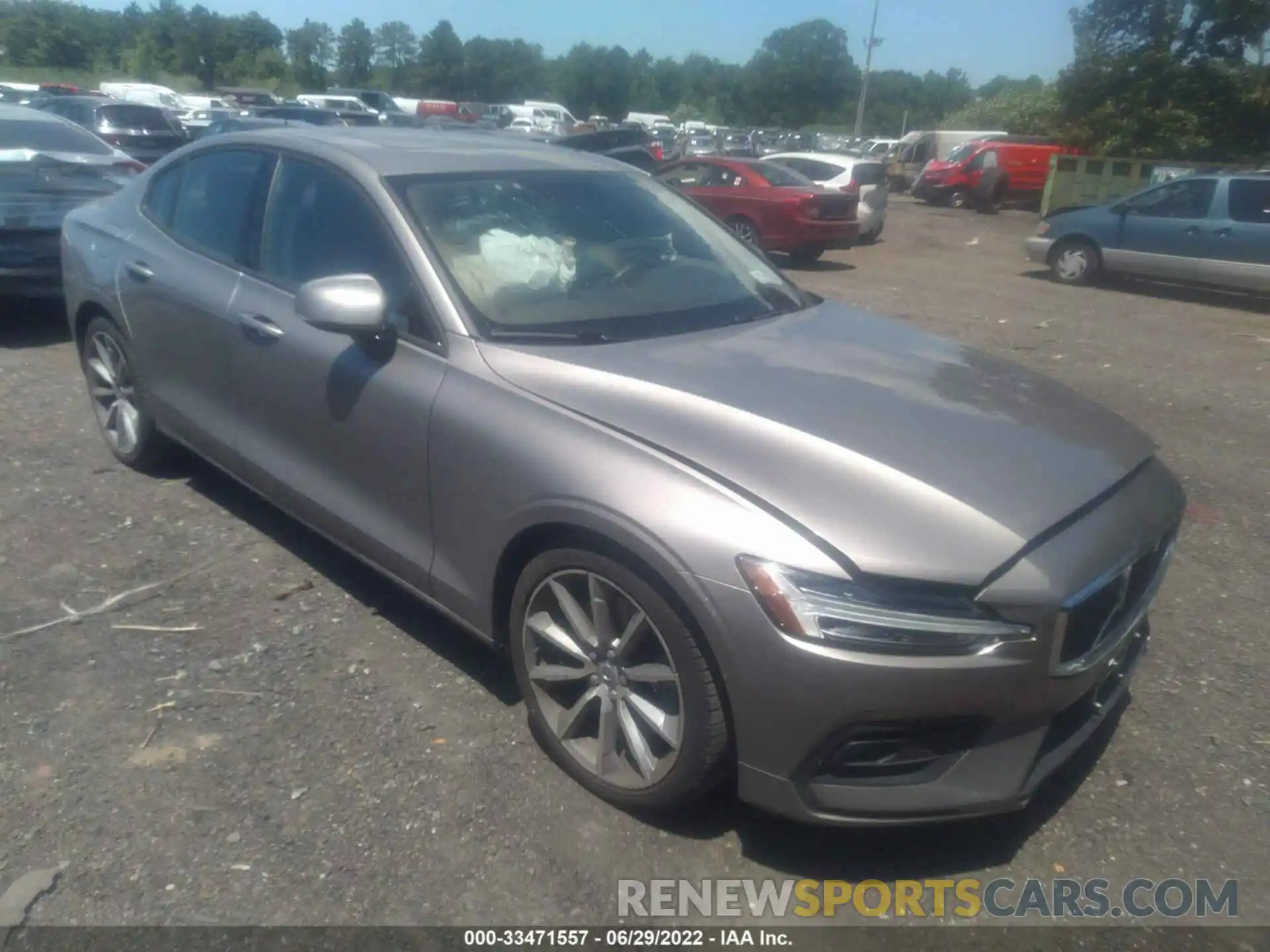 1 Photograph of a damaged car 7JRA22TK7MG092567 VOLVO S60 2021