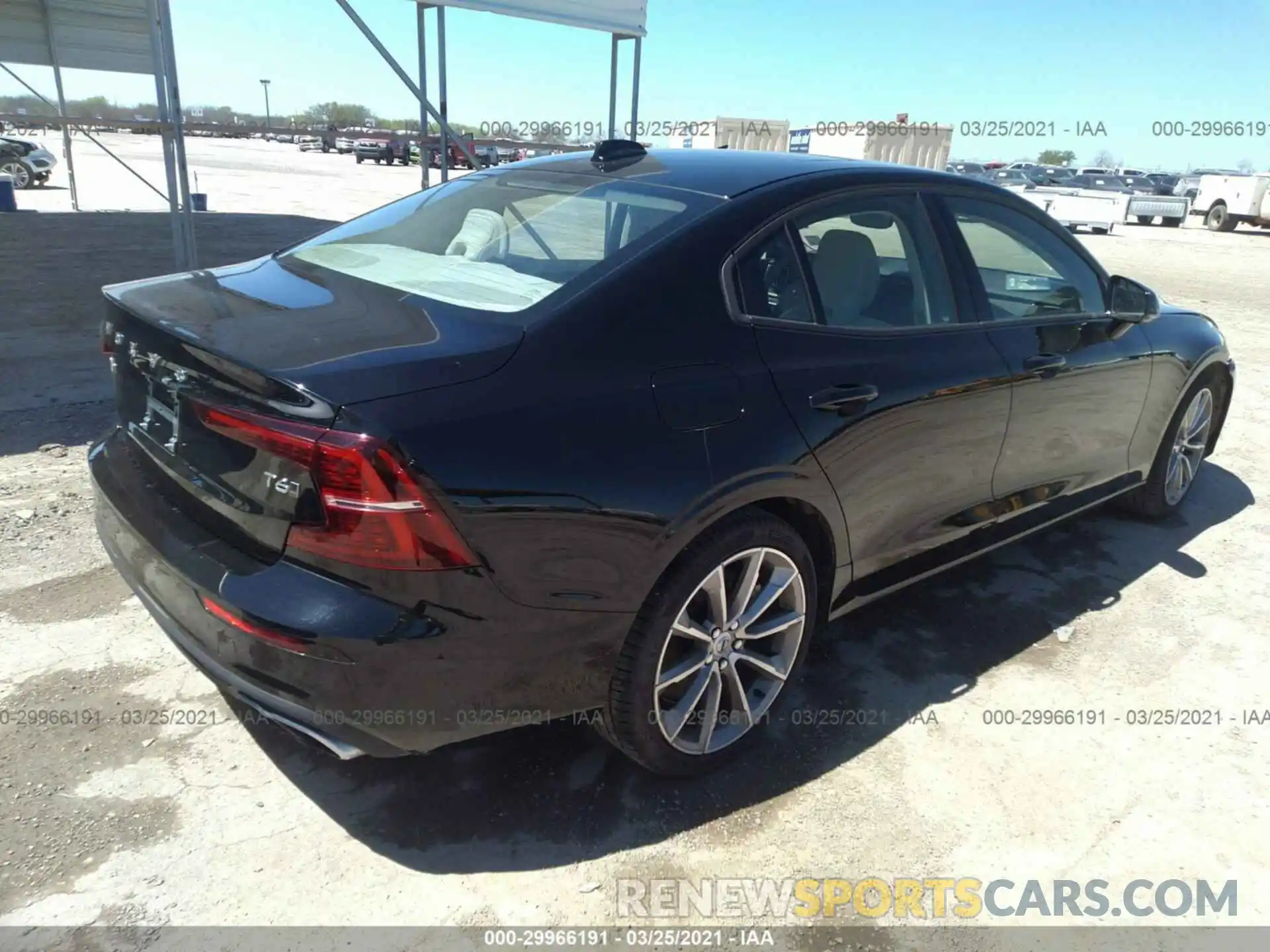 4 Photograph of a damaged car 7JRA22TK9MG080324 VOLVO S60 2021