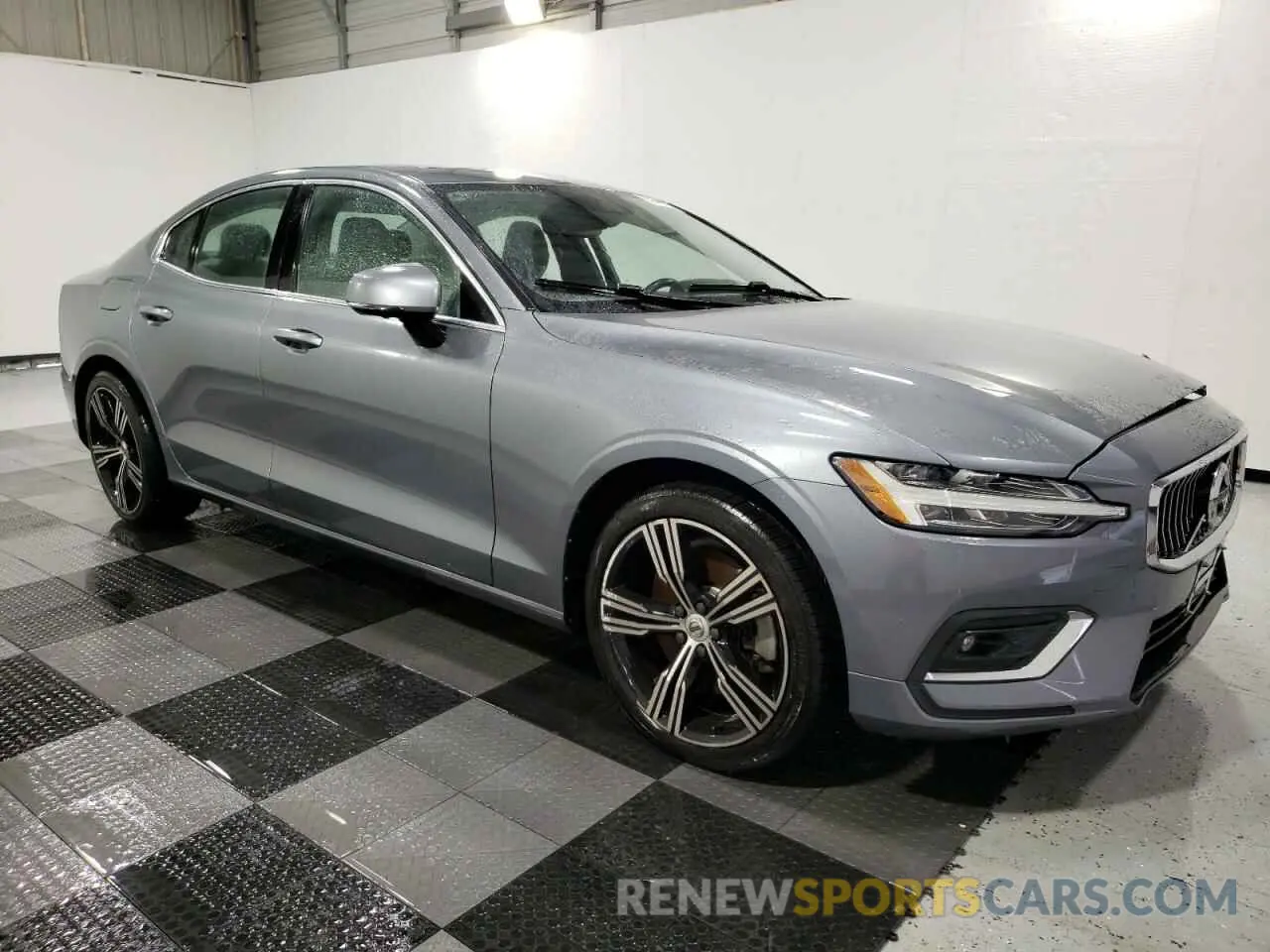 4 Photograph of a damaged car 7JRA22TL8MG081960 VOLVO S60 2021