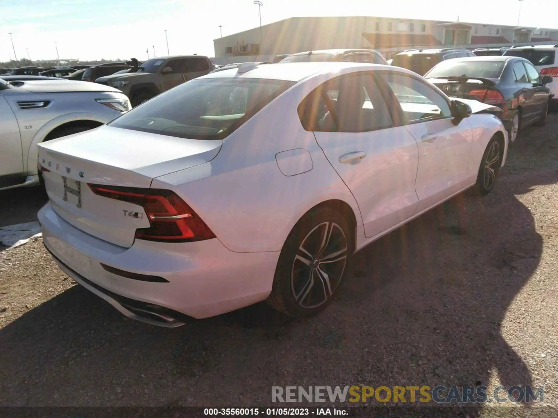 4 Photograph of a damaged car 7JRA22TM0MG080312 VOLVO S60 2021