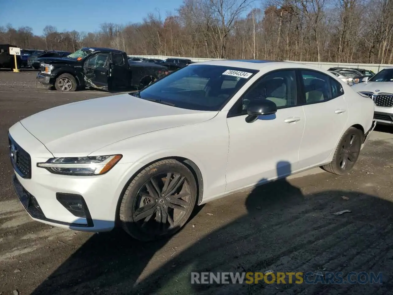 1 Photograph of a damaged car 7JRA22TM1MG080500 VOLVO S60 2021