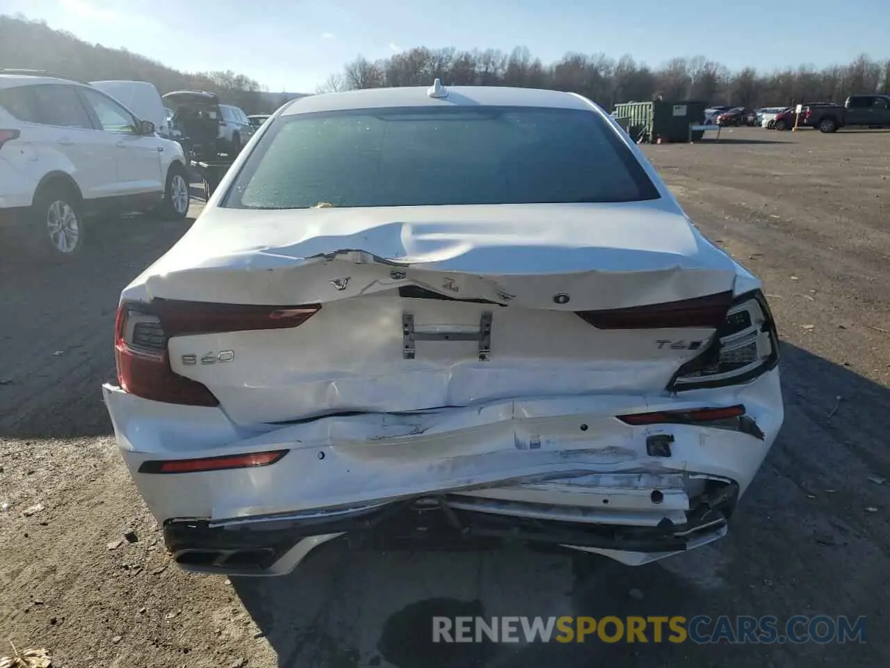 6 Photograph of a damaged car 7JRA22TM1MG080500 VOLVO S60 2021