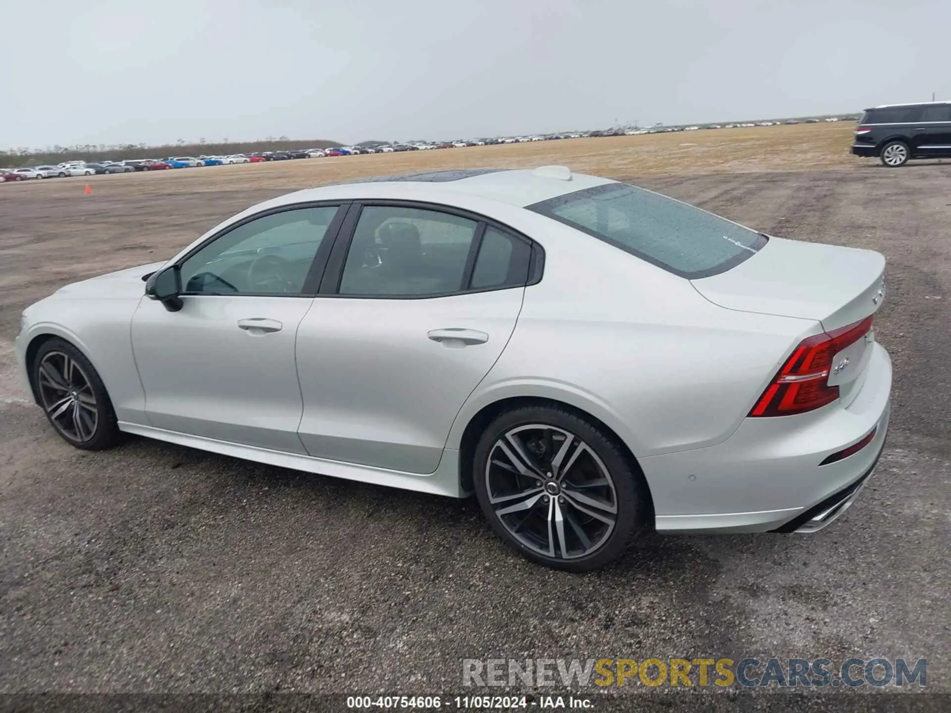 13 Photograph of a damaged car 7JRA22TMXMG093536 VOLVO S60 2021