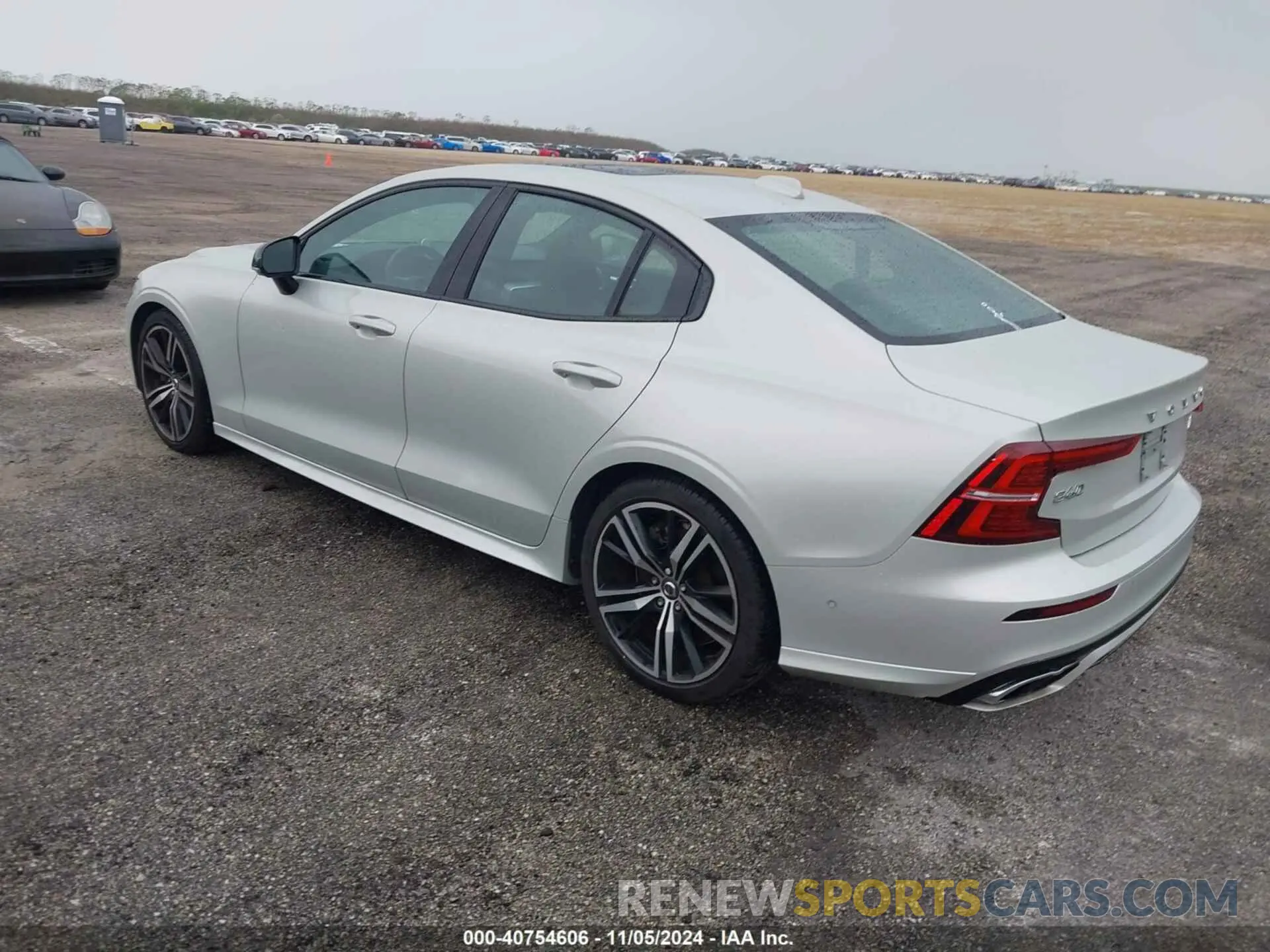 3 Photograph of a damaged car 7JRA22TMXMG093536 VOLVO S60 2021