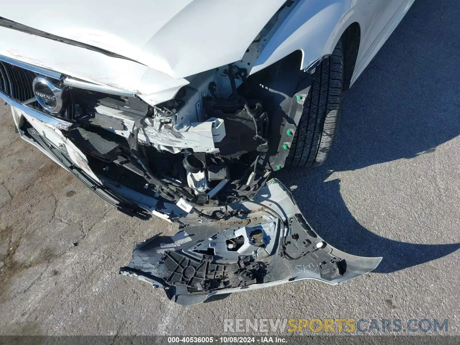 6 Photograph of a damaged car 7JRBR0FL2MG080609 VOLVO S60 2021