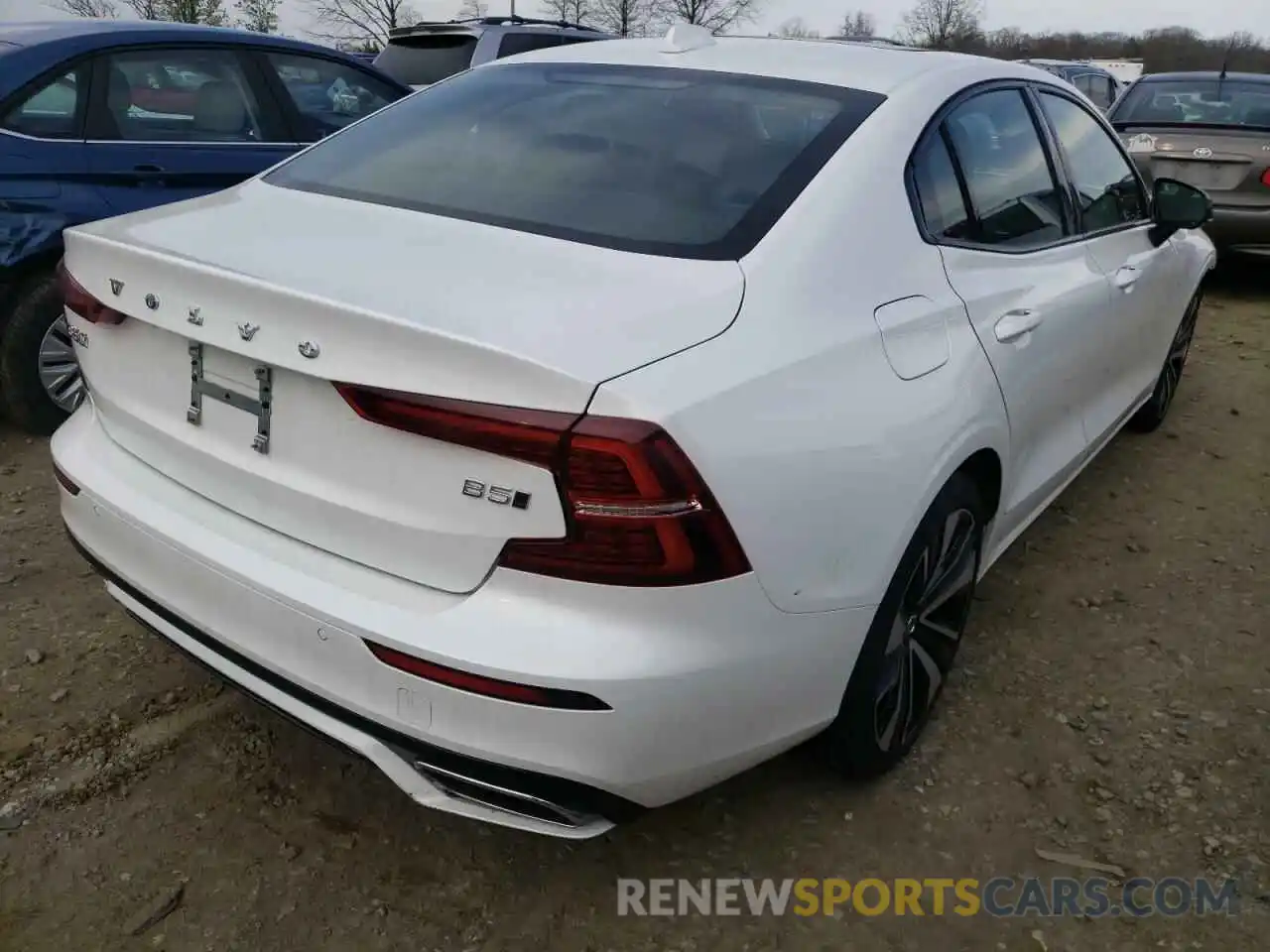 4 Photograph of a damaged car 7JRL12TZ4NG154162 VOLVO S60 2021