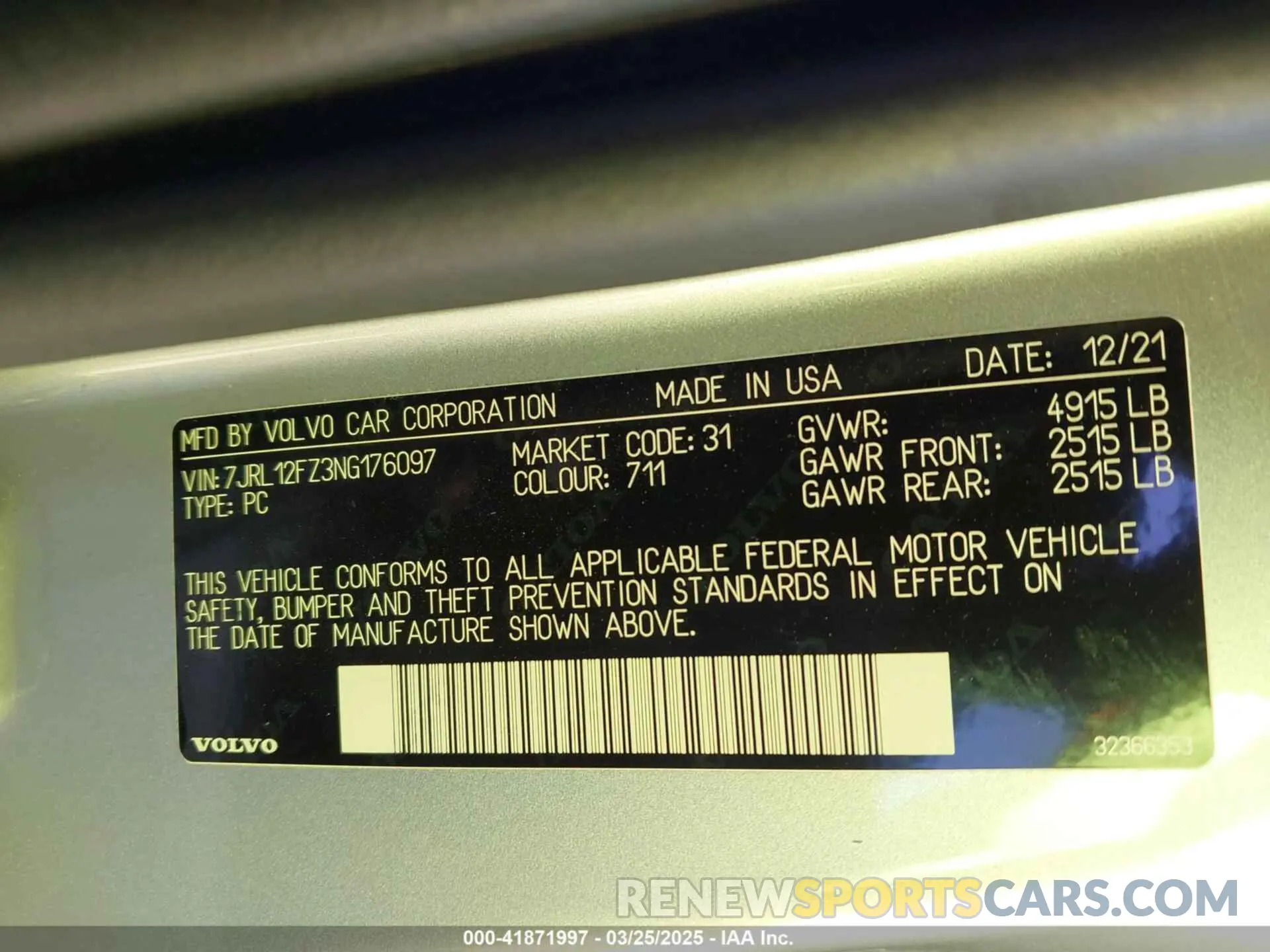 9 Photograph of a damaged car 7JRL12FZ3NG176097 VOLVO S60 2022