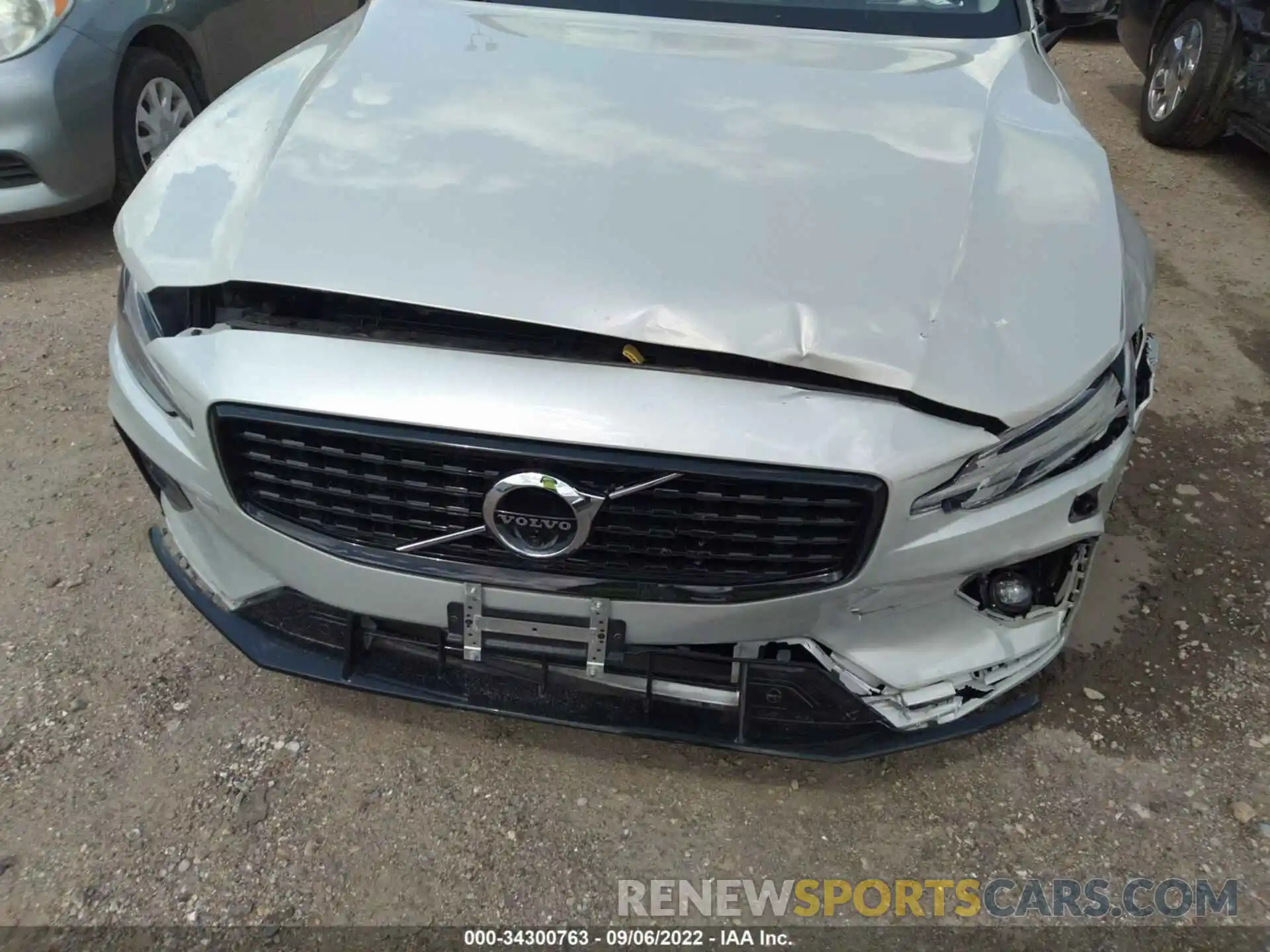 6 Photograph of a damaged car 7JRL12FZXNG154310 VOLVO S60 2022