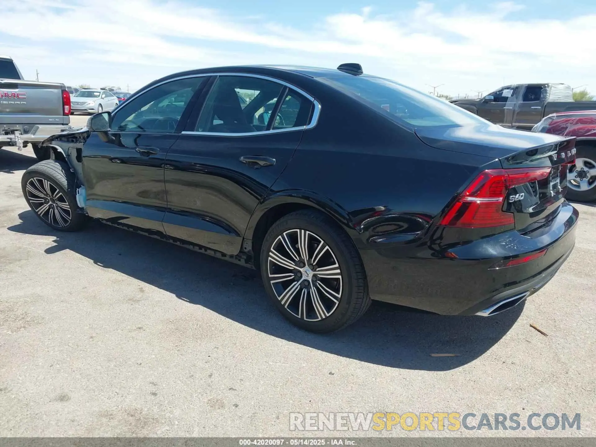 3 Photograph of a damaged car 7JRL12TL3NG177718 VOLVO S60 2022