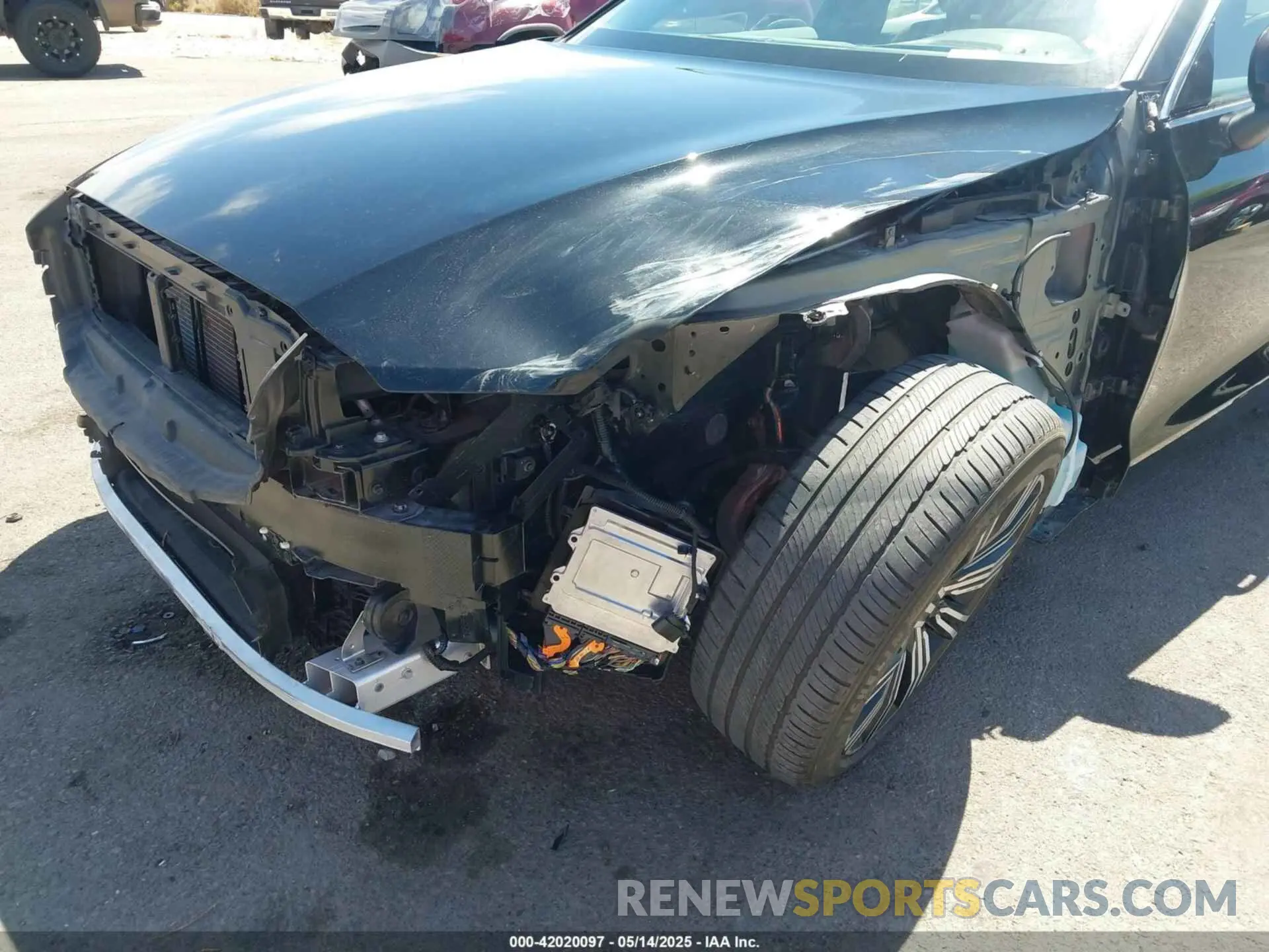 6 Photograph of a damaged car 7JRL12TL3NG177718 VOLVO S60 2022