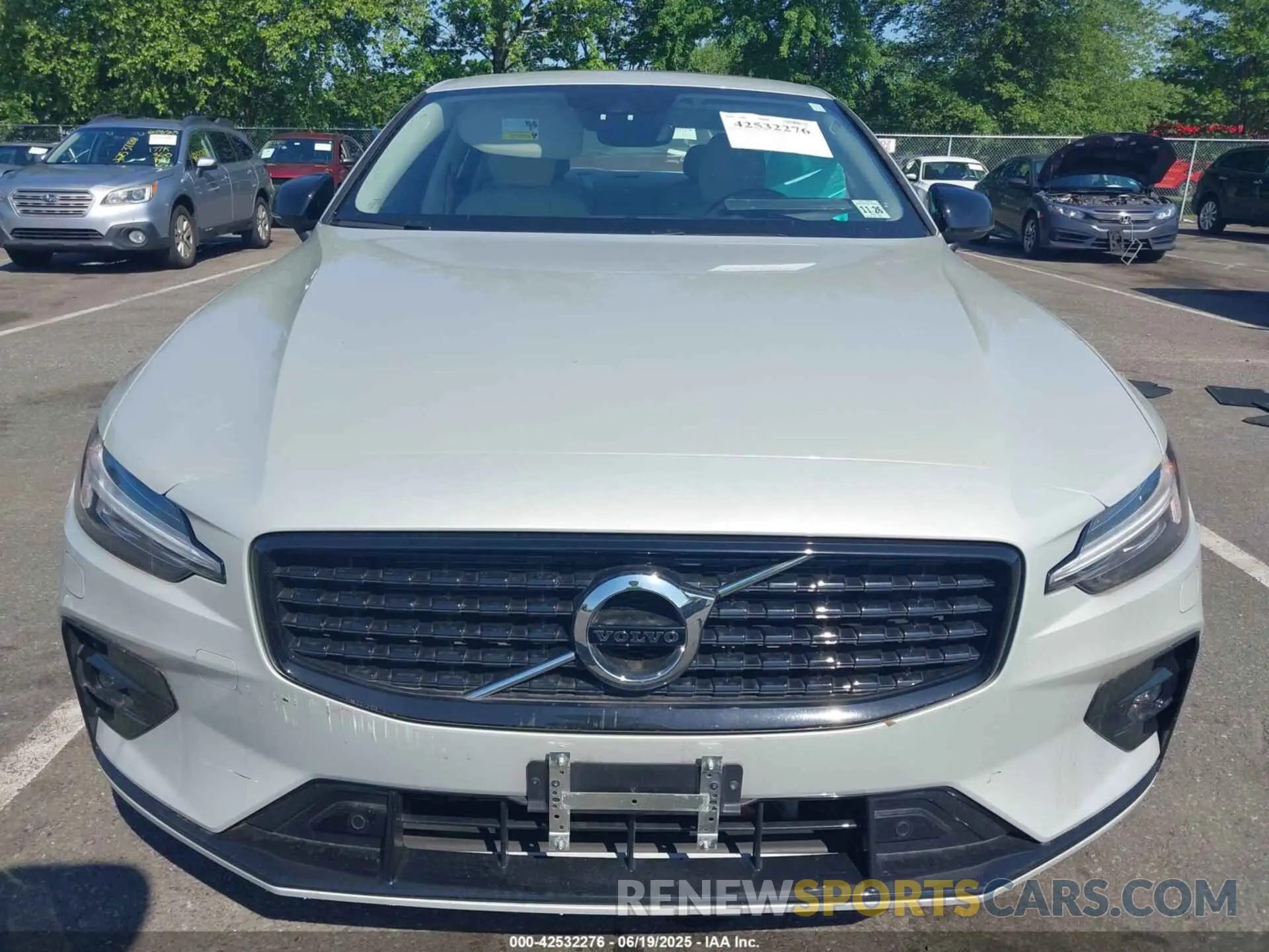 12 Photograph of a damaged car 7JRL12TZXNG162556 VOLVO S60 2022