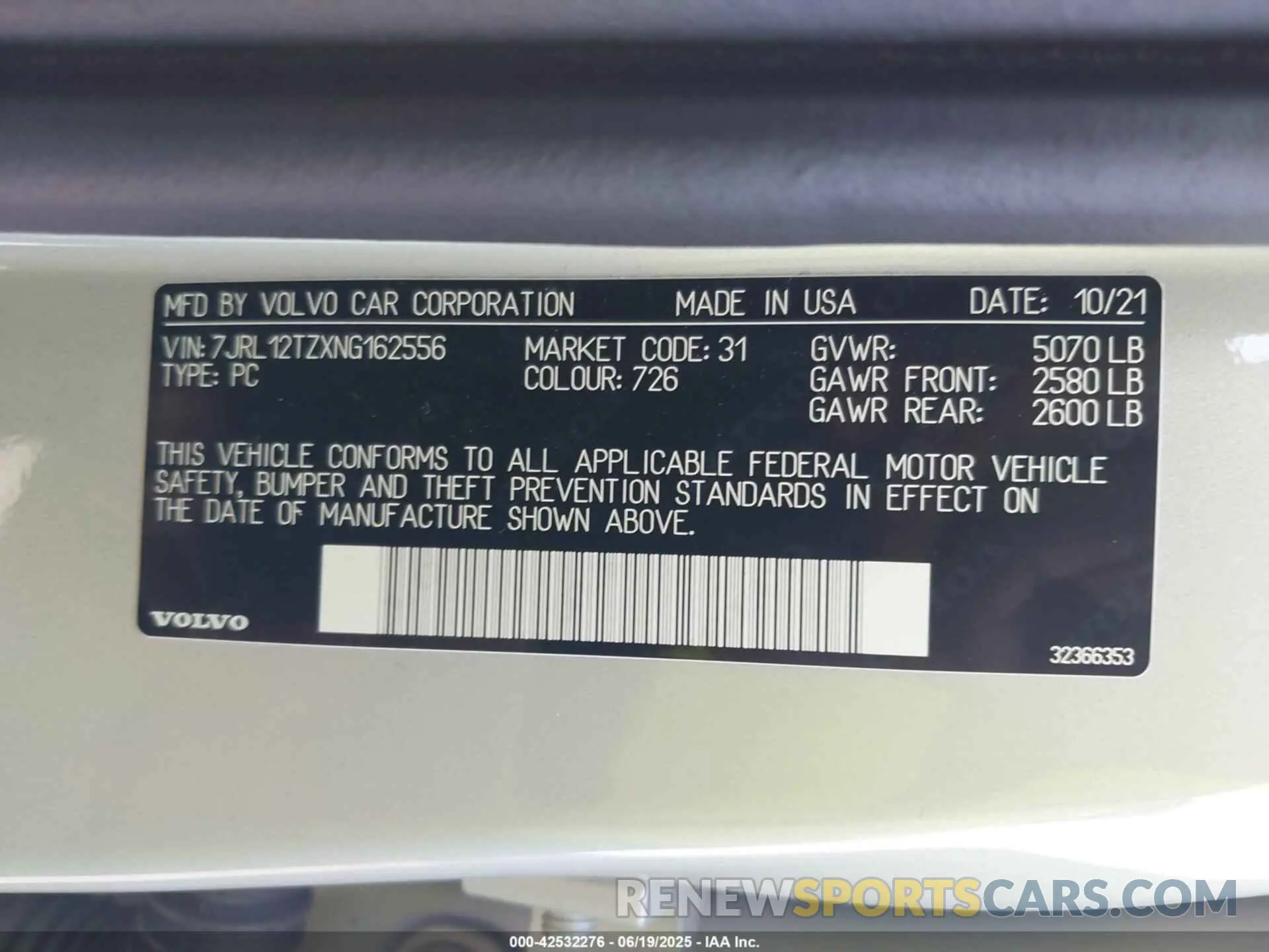 9 Photograph of a damaged car 7JRL12TZXNG162556 VOLVO S60 2022