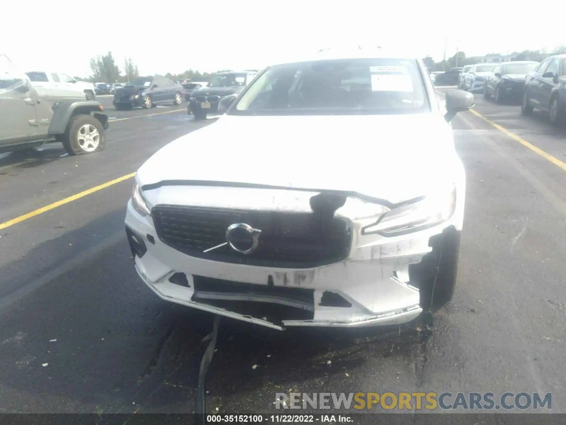 6 Photograph of a damaged car 7JRL12TZXNG175971 VOLVO S60 2022