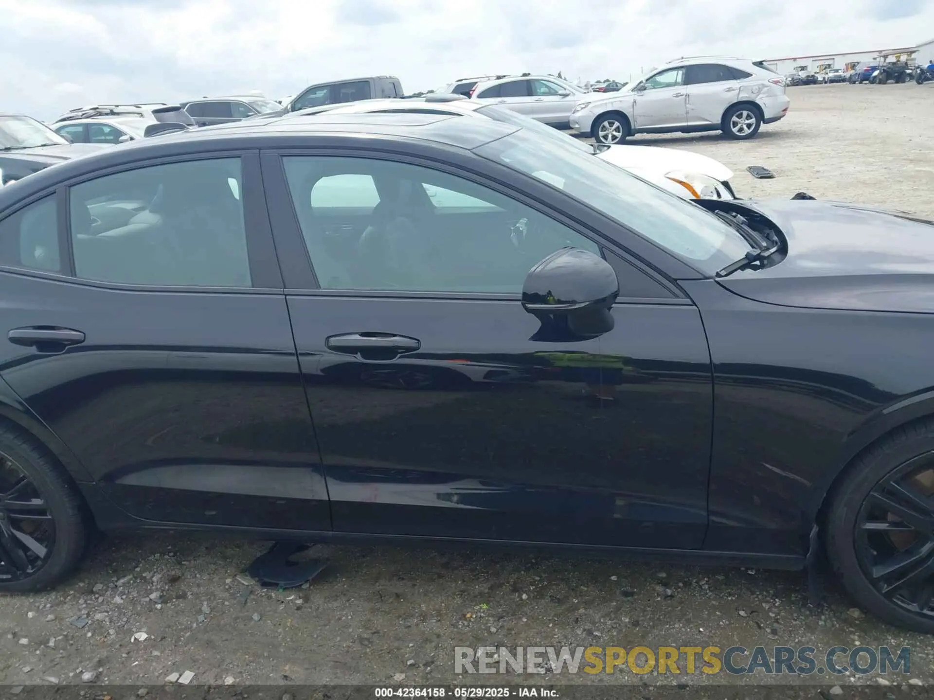 13 Photograph of a damaged car 7JRL12FJ3PG250292 VOLVO S60 2023