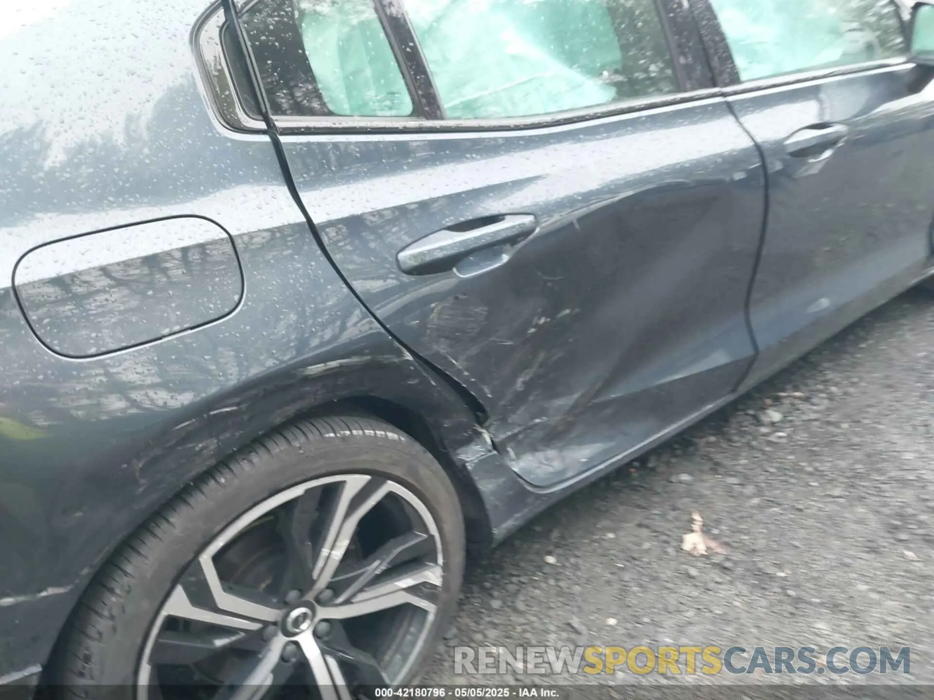 6 Photograph of a damaged car 7JRL12TW2PG234438 VOLVO S60 2023
