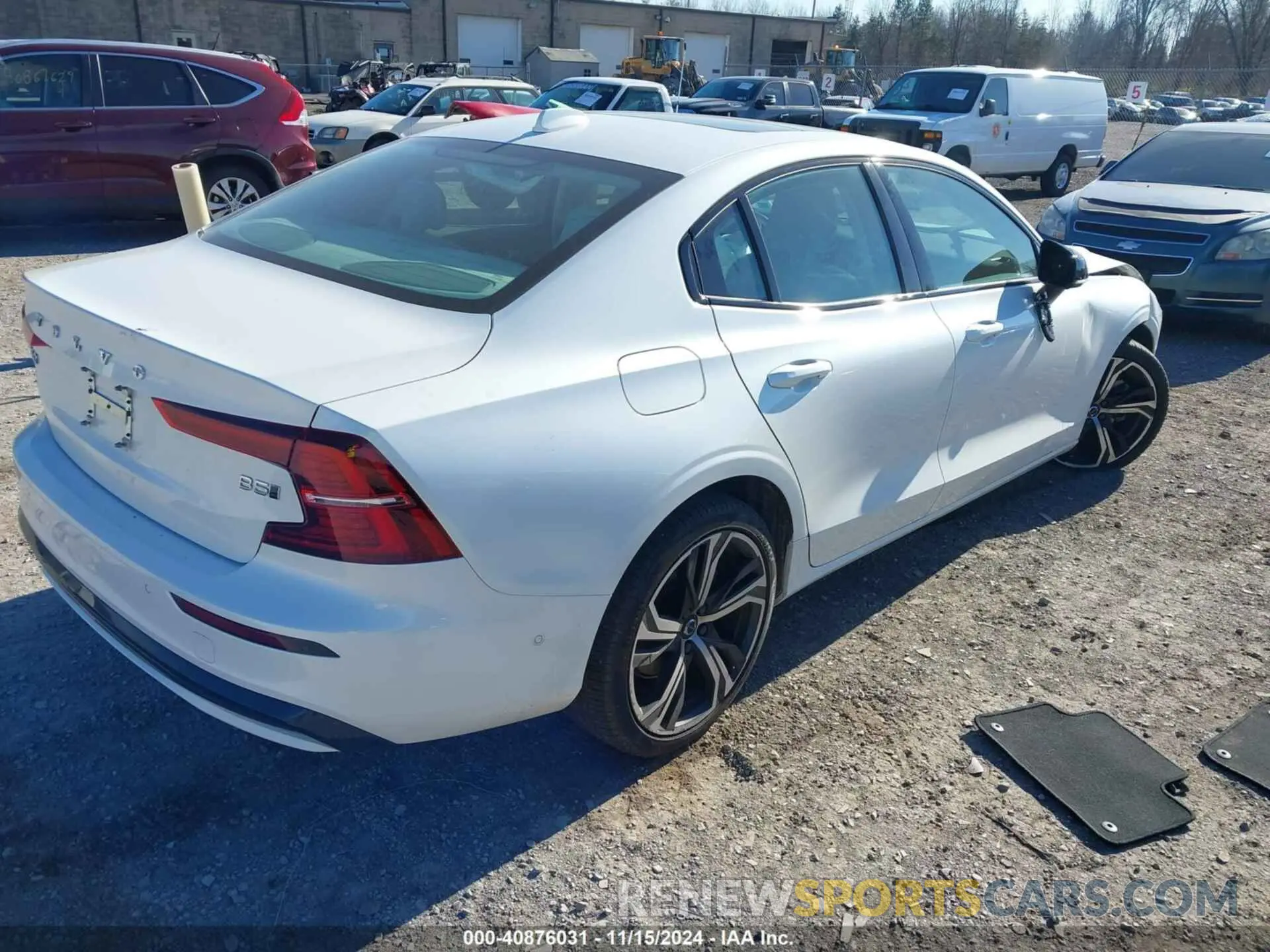 4 Photograph of a damaged car 7JRL12TW4PG255128 VOLVO S60 2023
